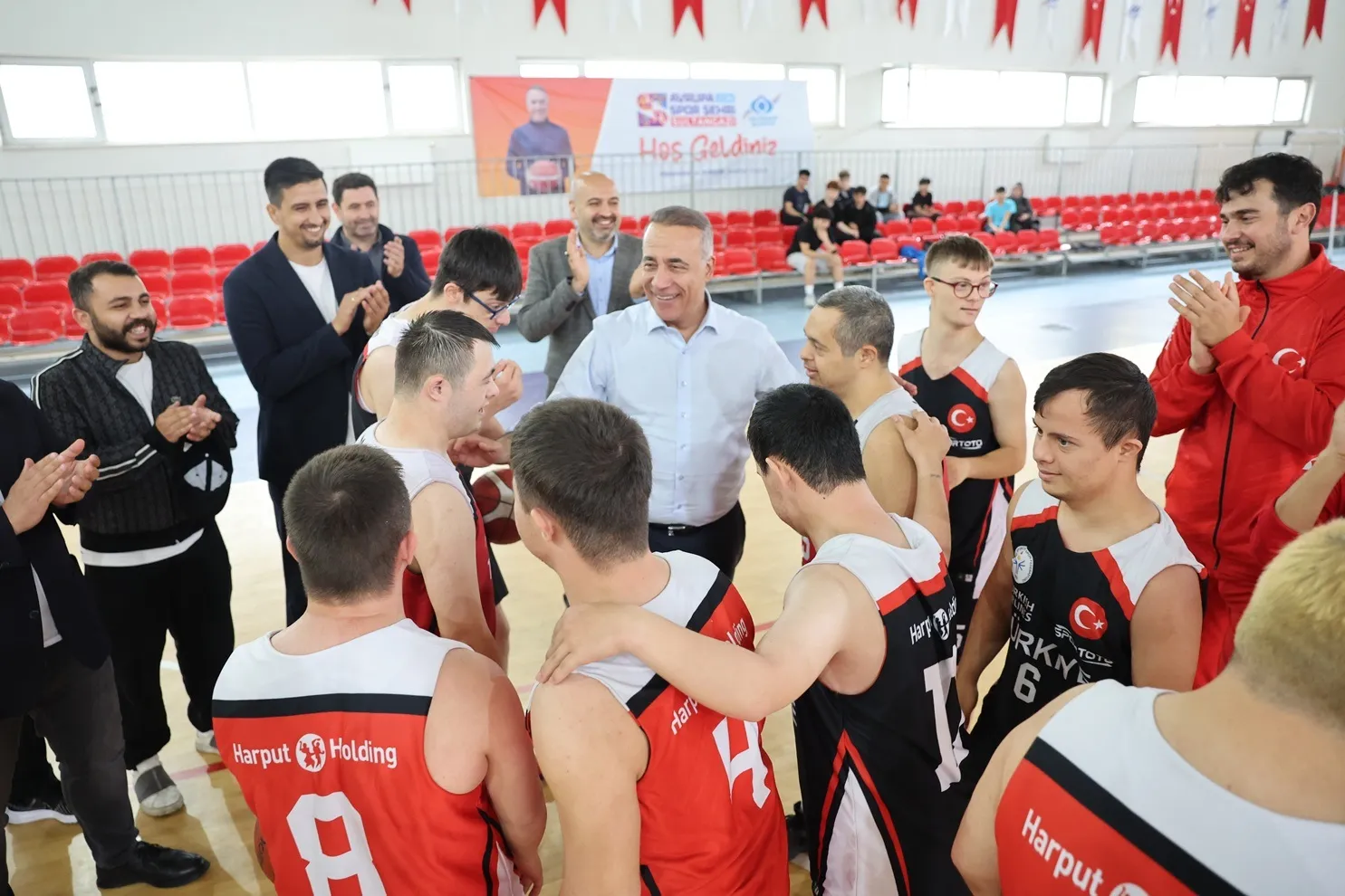 Milli basketbolculara Sultangazi'den şampiyonluk desteği