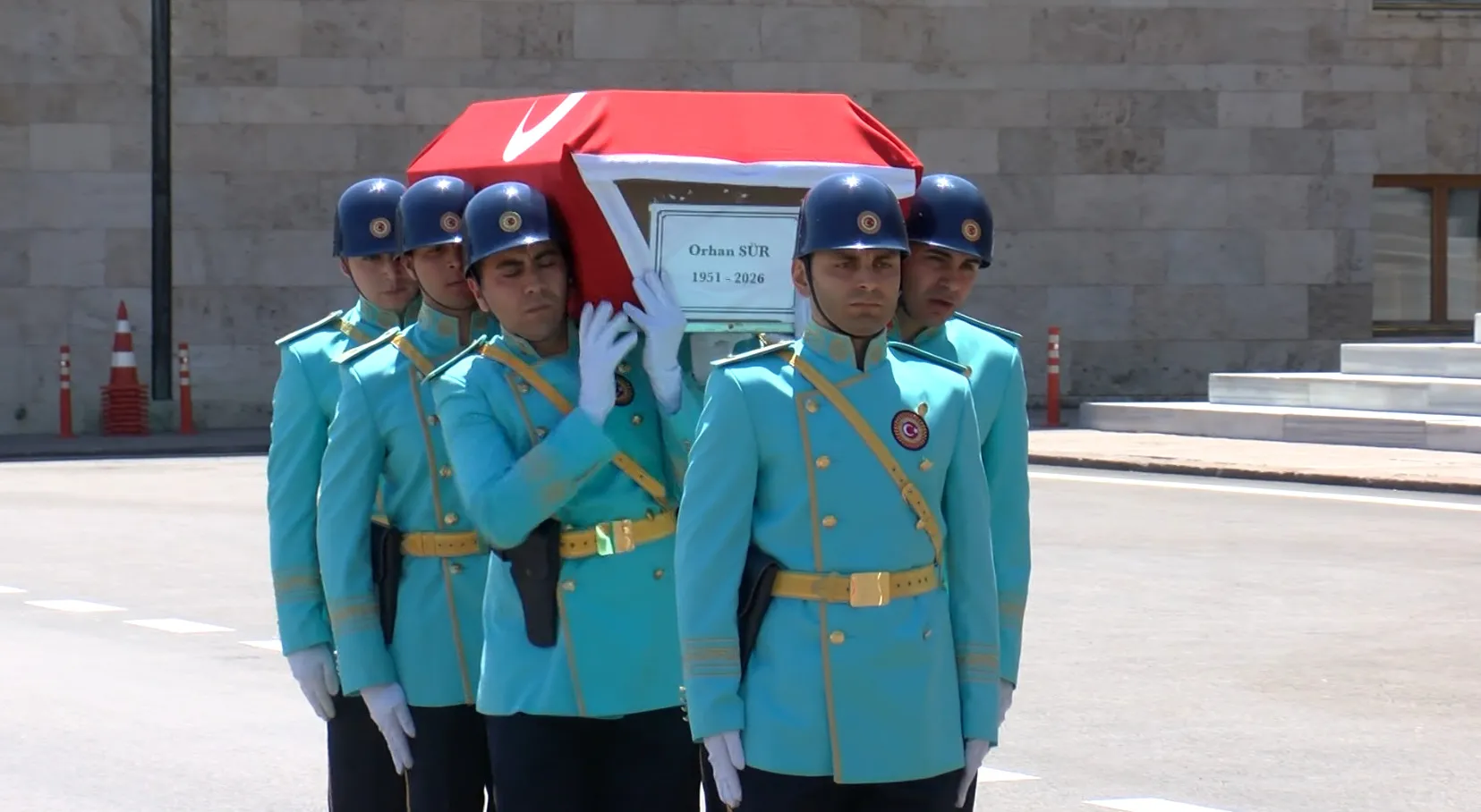 Kılıçdaroğlu ve Özel Meclis’teki cenaze töreninde bir araya geldi