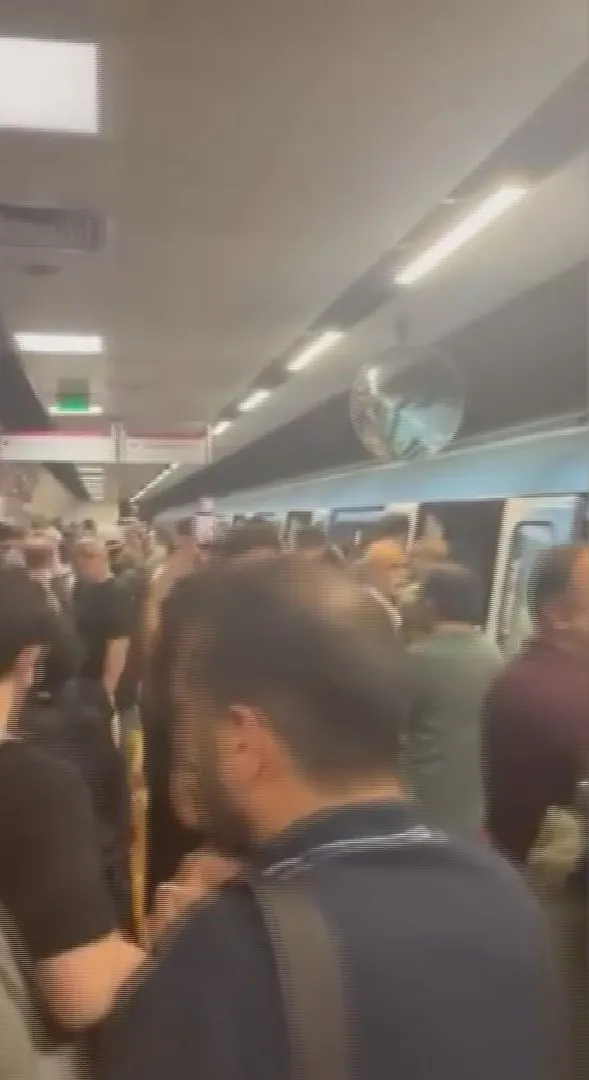 Bostancı metrosunda raydan çıkma paniği