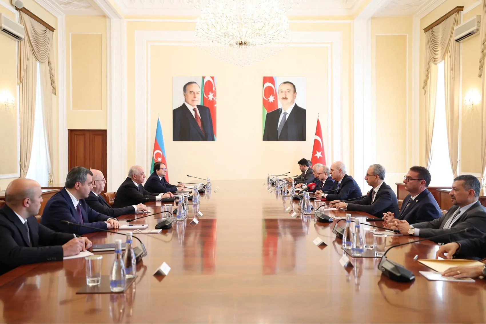 Numan Kurtulmuş Bakü’de Azerbaycanlı mevkidaşlarıyla bir araya geldi