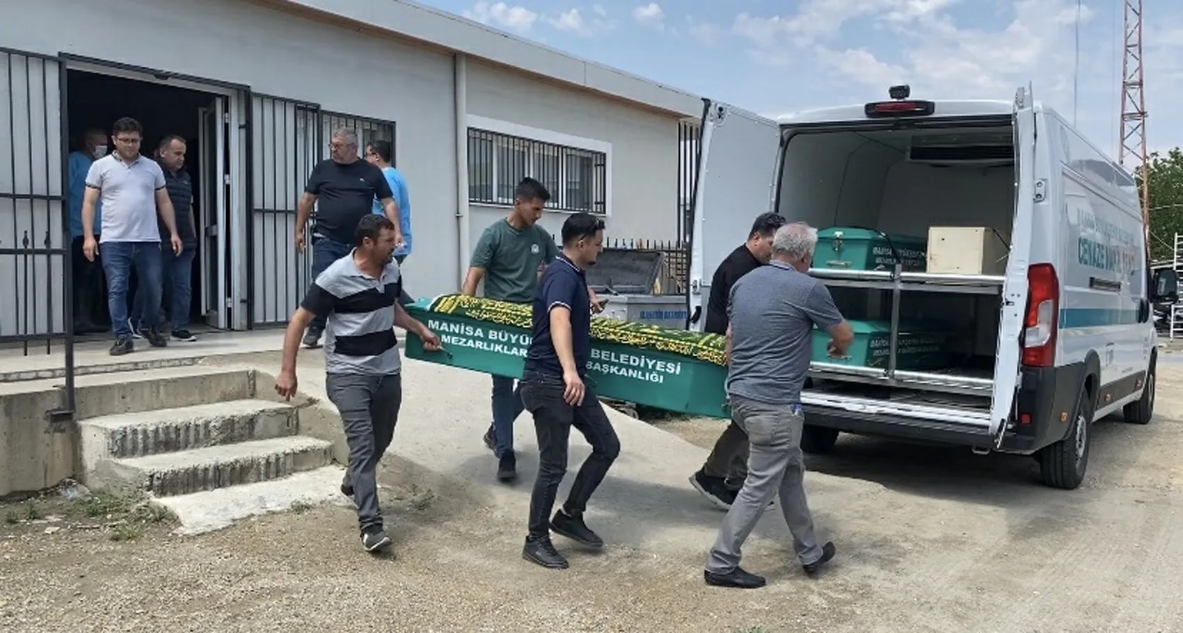 Manisa'da serinlemek isteyen 12 yaşındaki çocuk gölette hayatını kaybetti