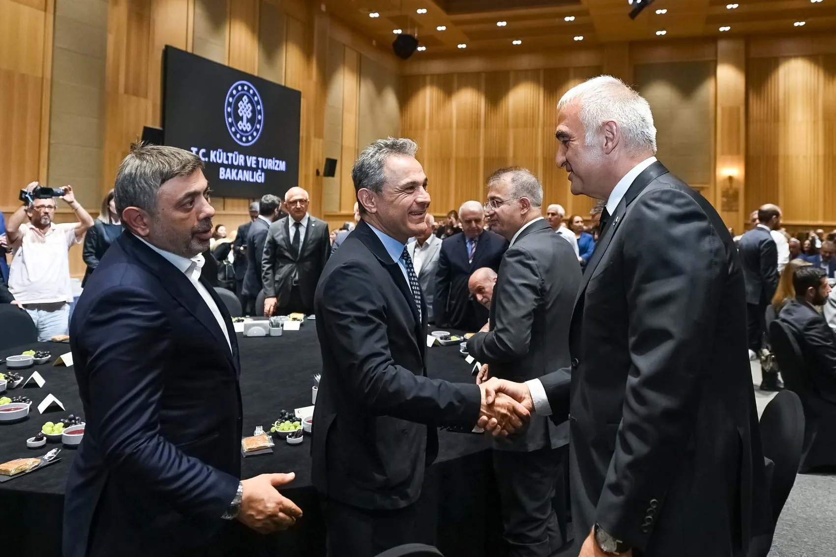 Bakan Ersoy Kerbela mesajıyla birlik vurgusu yaptı