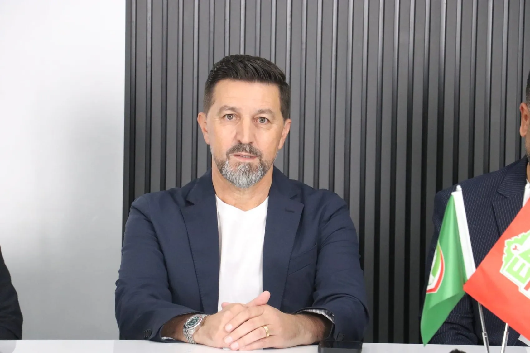 Amedspor rotayı Besnik Hasi’ye kırdı