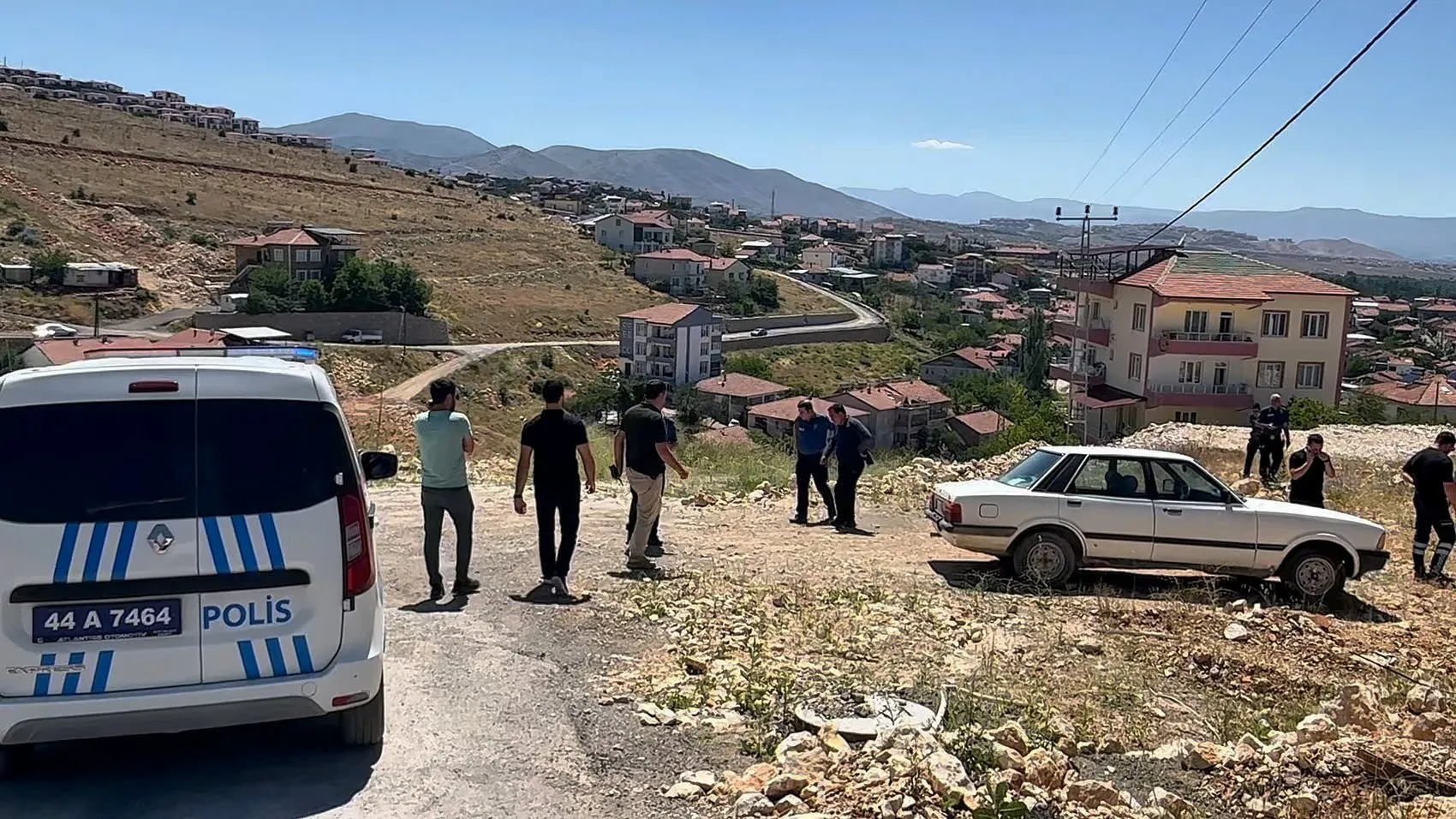 Malatya’da sokak ortasında silahlı kavga