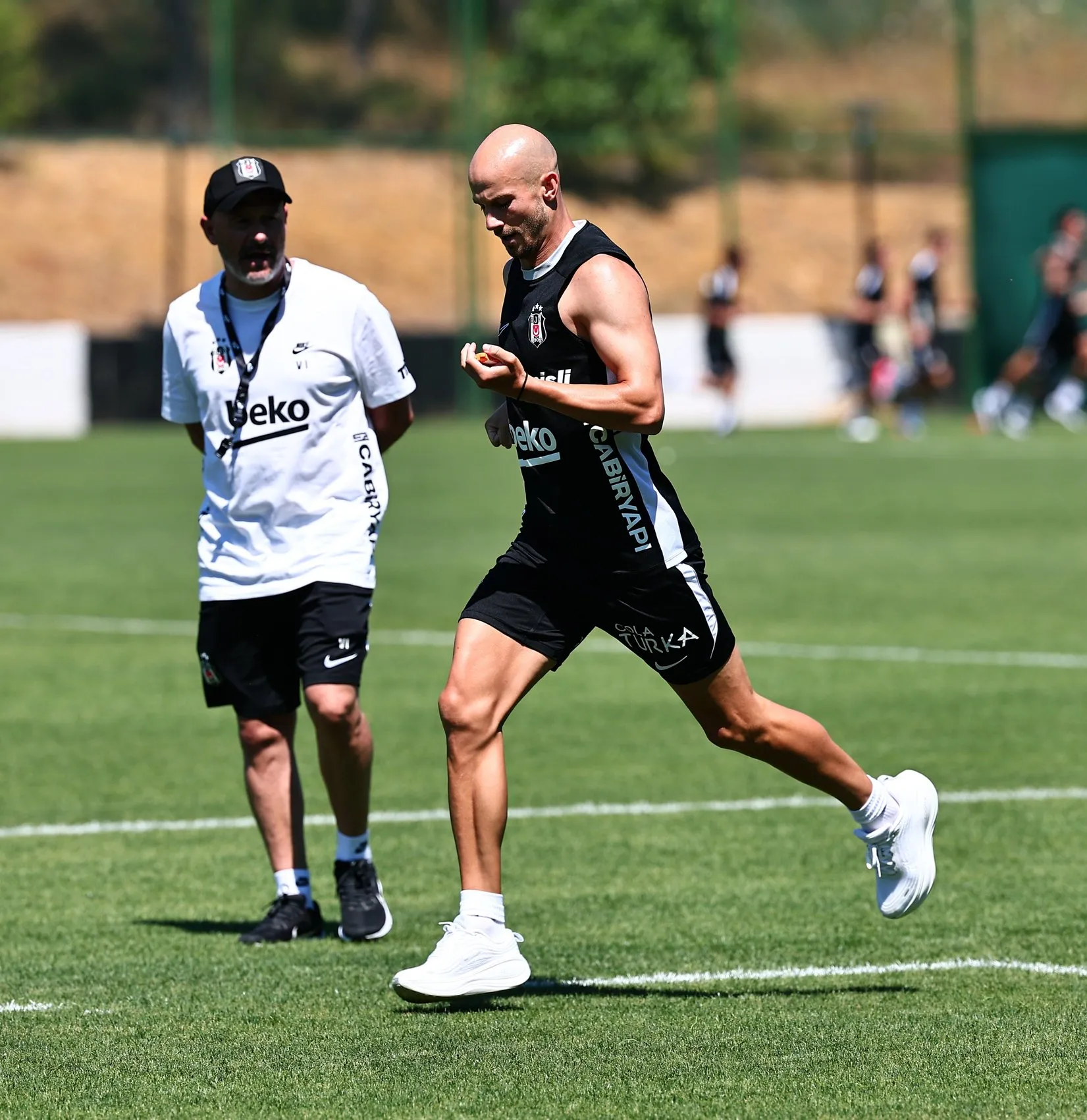 Beşiktaş yeni sezon hazırlıklarında vites yükseltti
