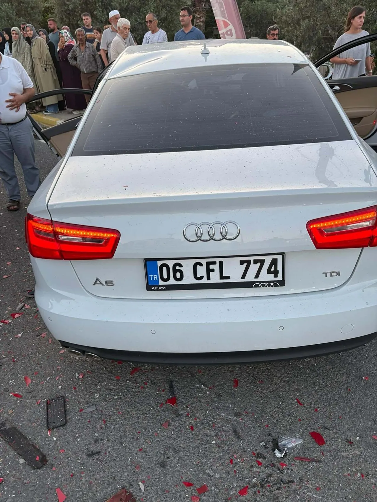 Edremit'te kavşak kazası iki gencin hayatını söndürdü