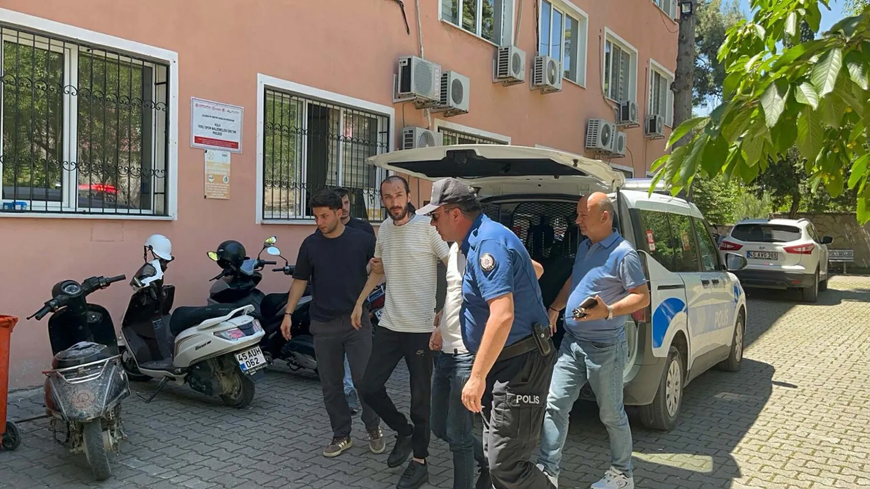Manisa Kula’da husumet kavgası kanlı bitti Bir tutuklama var