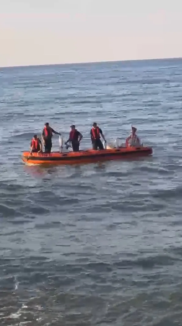 Ordu'da denize giren genç dalgalara kapılarak kayboldu