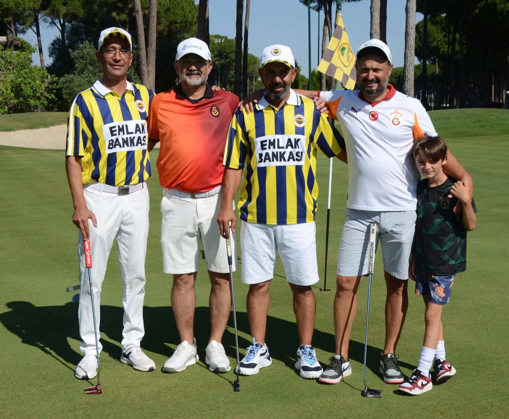 Golf sahasında üç büyüklerin dostluk rüzgarı esti