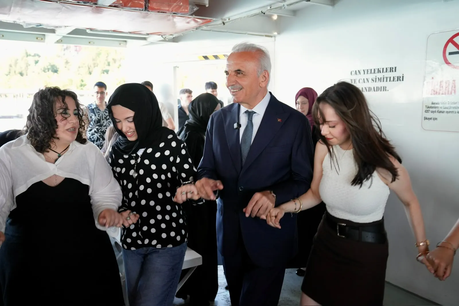 Ümraniyeli öğrencilere sınav öncesi Boğaz’da moral turu
