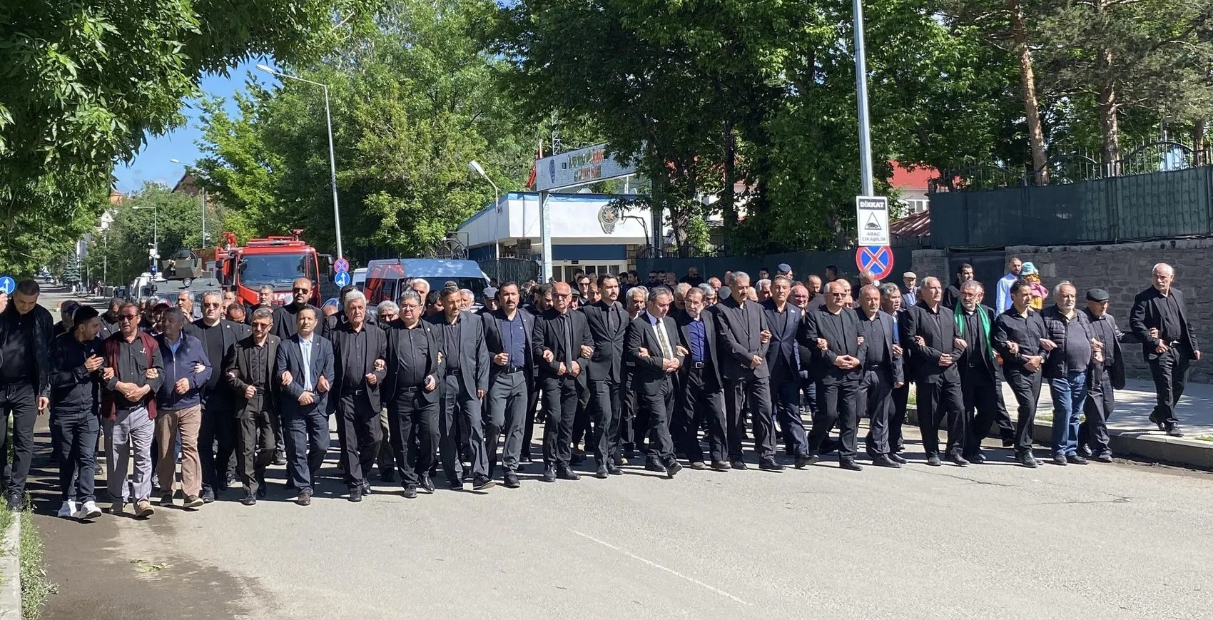Kars sokaklarında Kerbela matemi