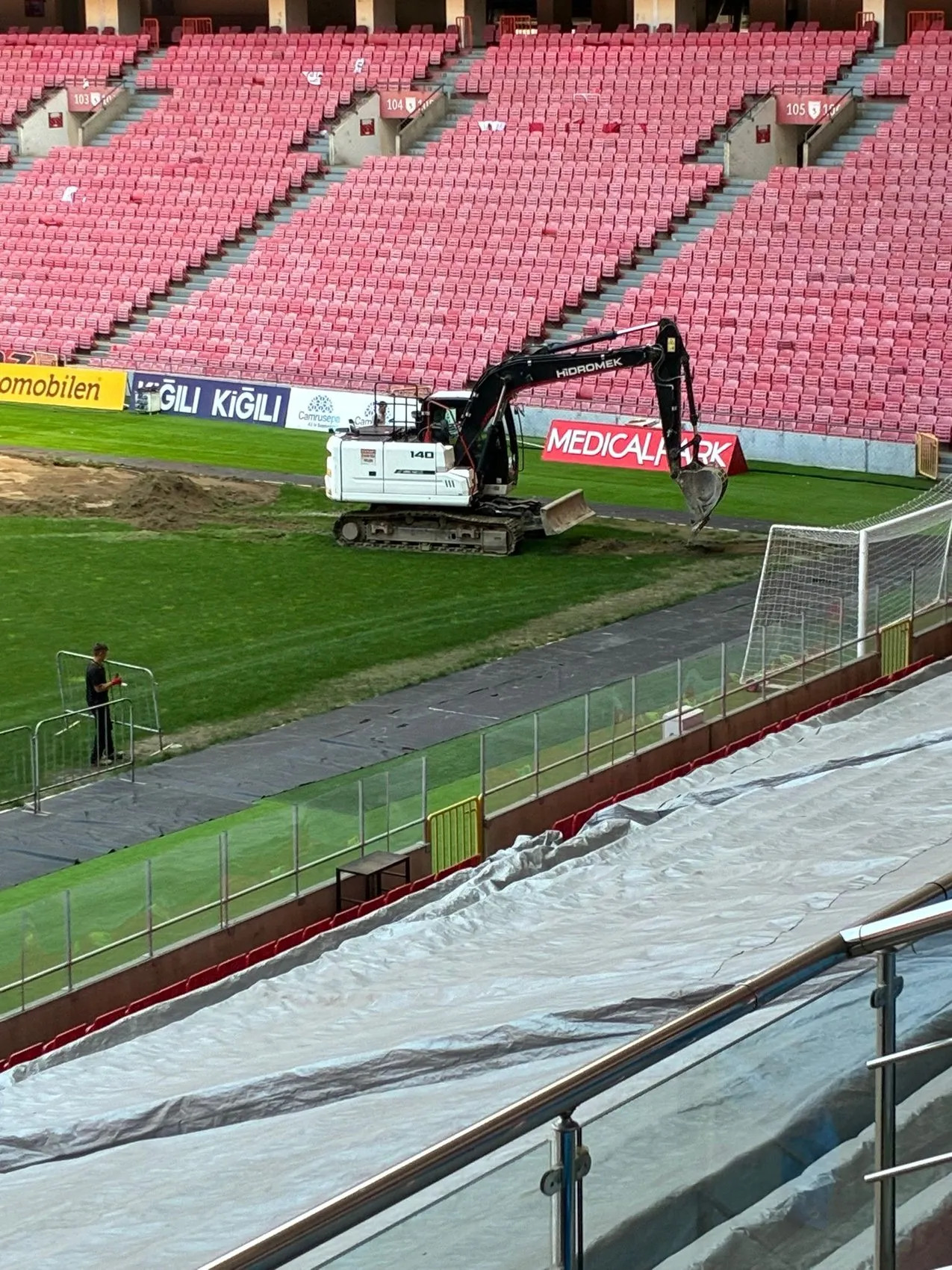 Samsun 19 Mayıs Stadyumu hibrit çime kavuşuyor