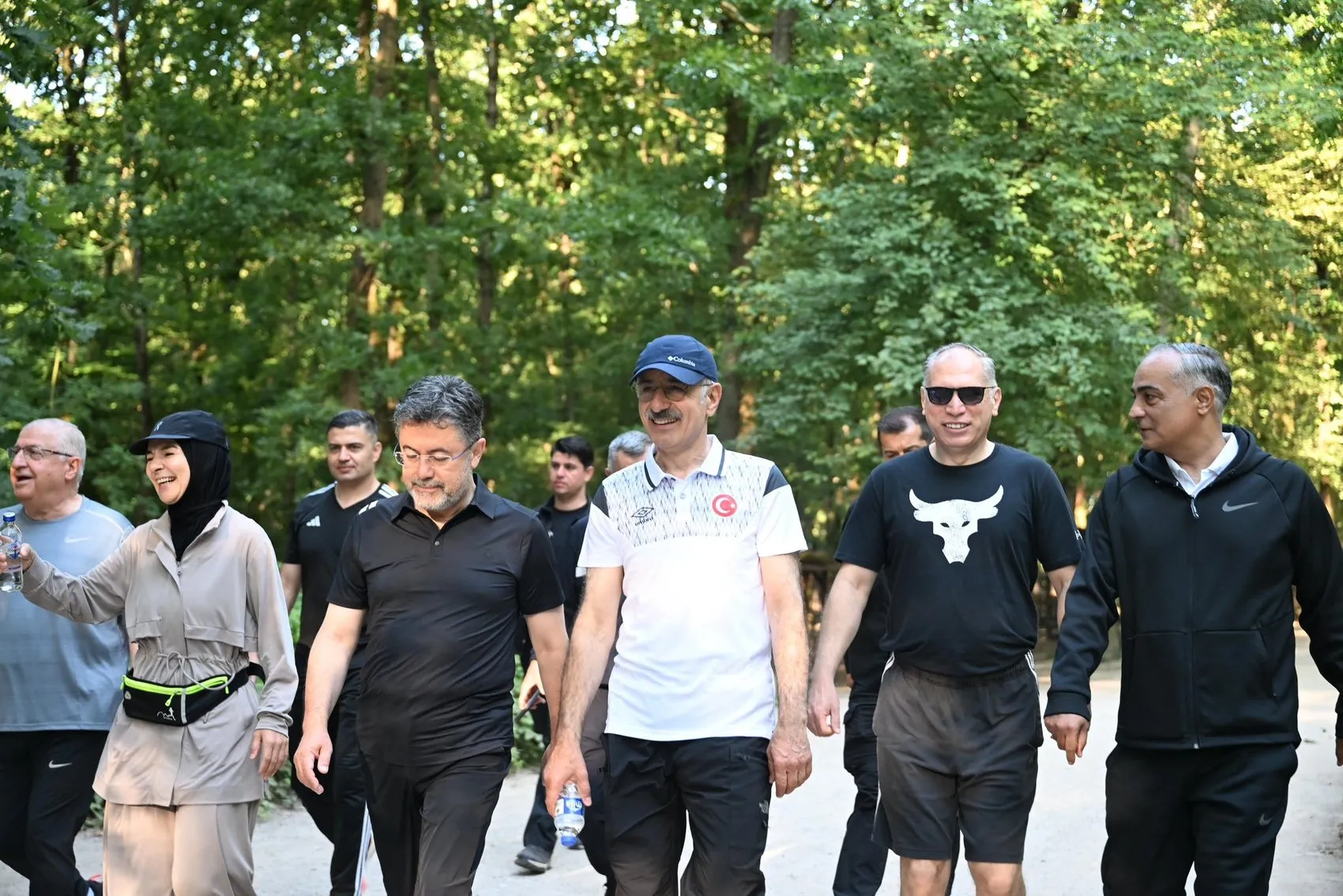 Bakanlar güne Kocaeli Ormanya’da yürüyüşle başladı