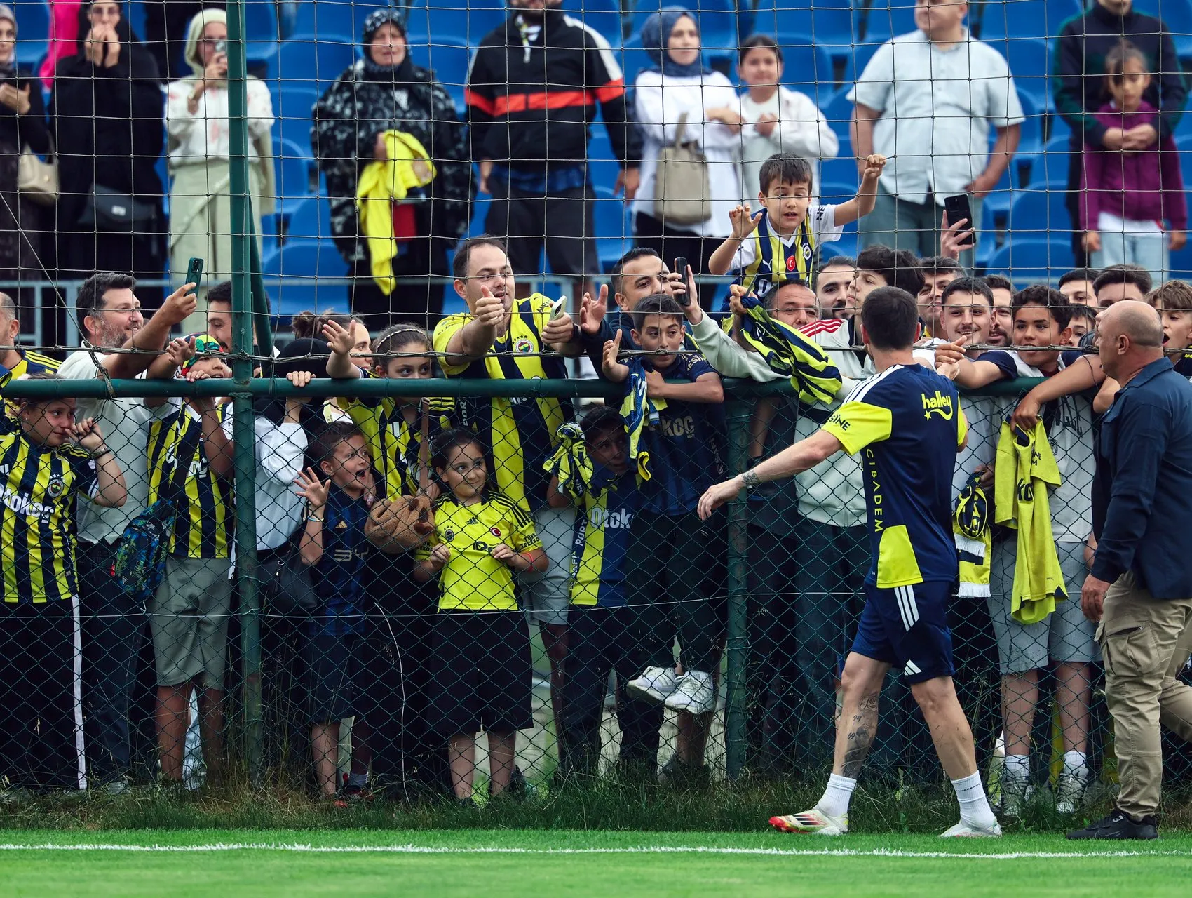 Fenerbahçe yeni sezon için Düzce'de ter döküyor