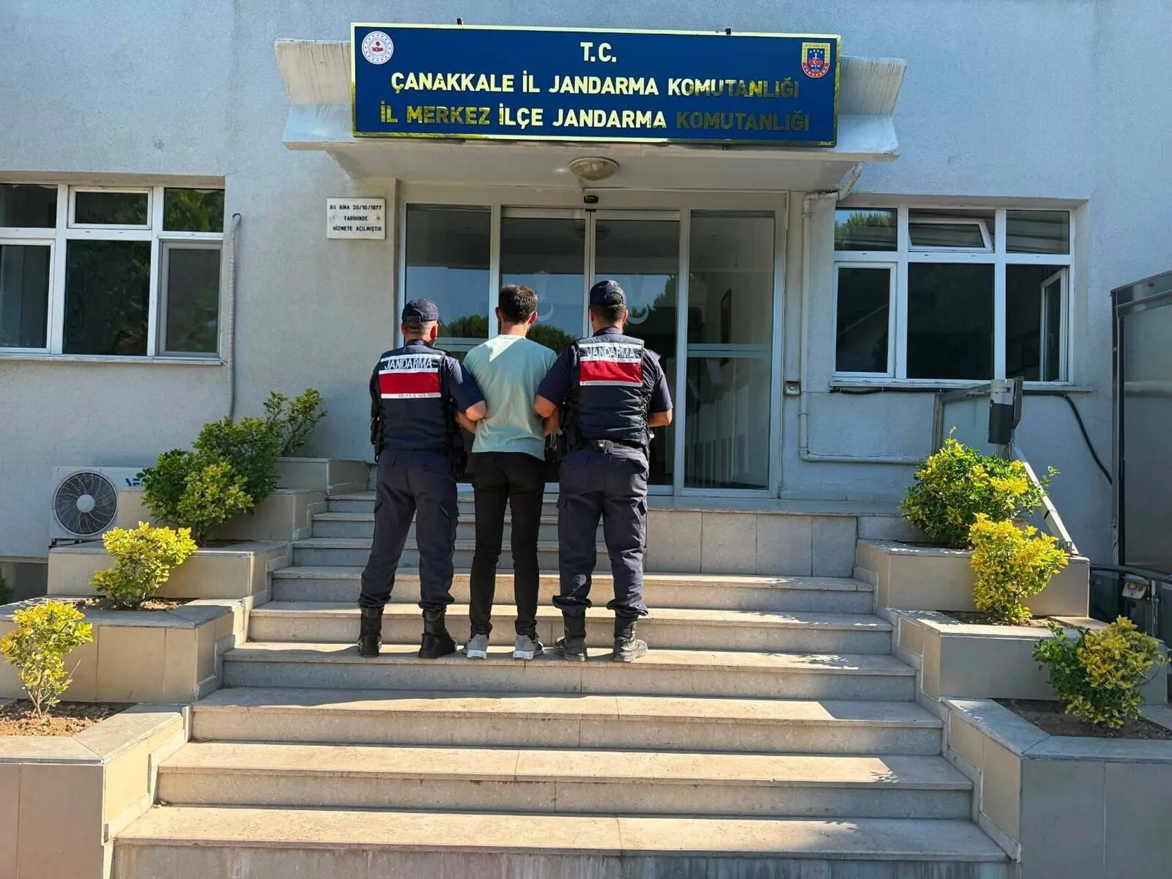 Çanakkale’de balya makinesi yüzünden 60 dönüm tarla yandı