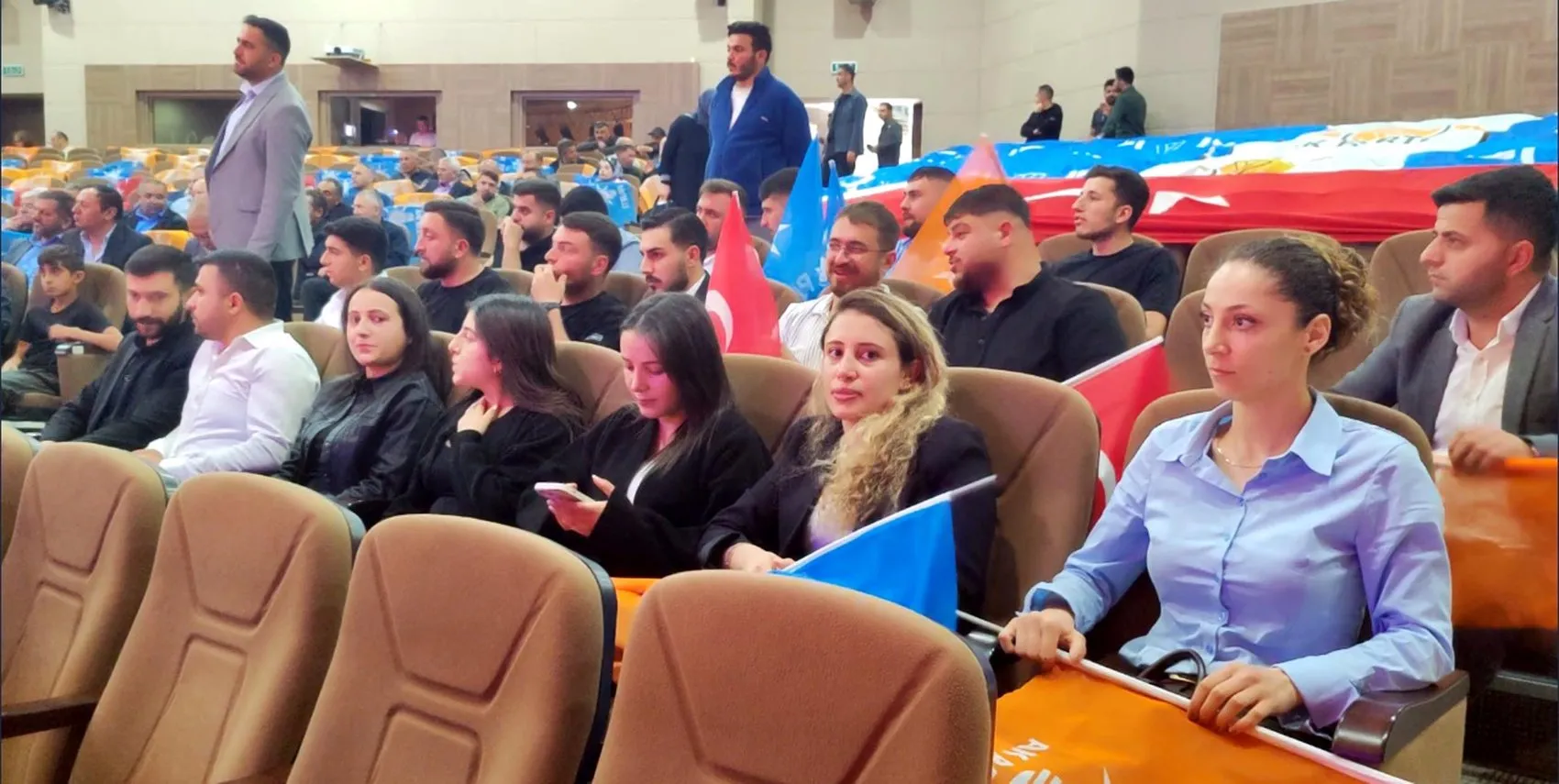 Bakan Işıkhan Ardahan'da AK Parti'nin saha mesaisini anlattı
