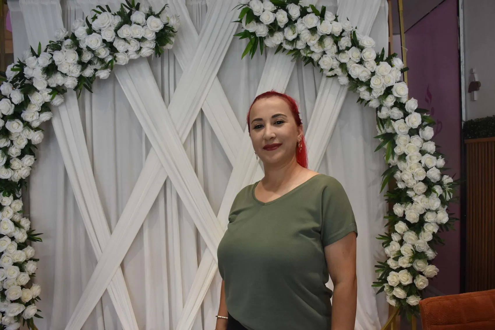 İzmirli esnaftan genç çifte gönüllü nişan organizasyonu