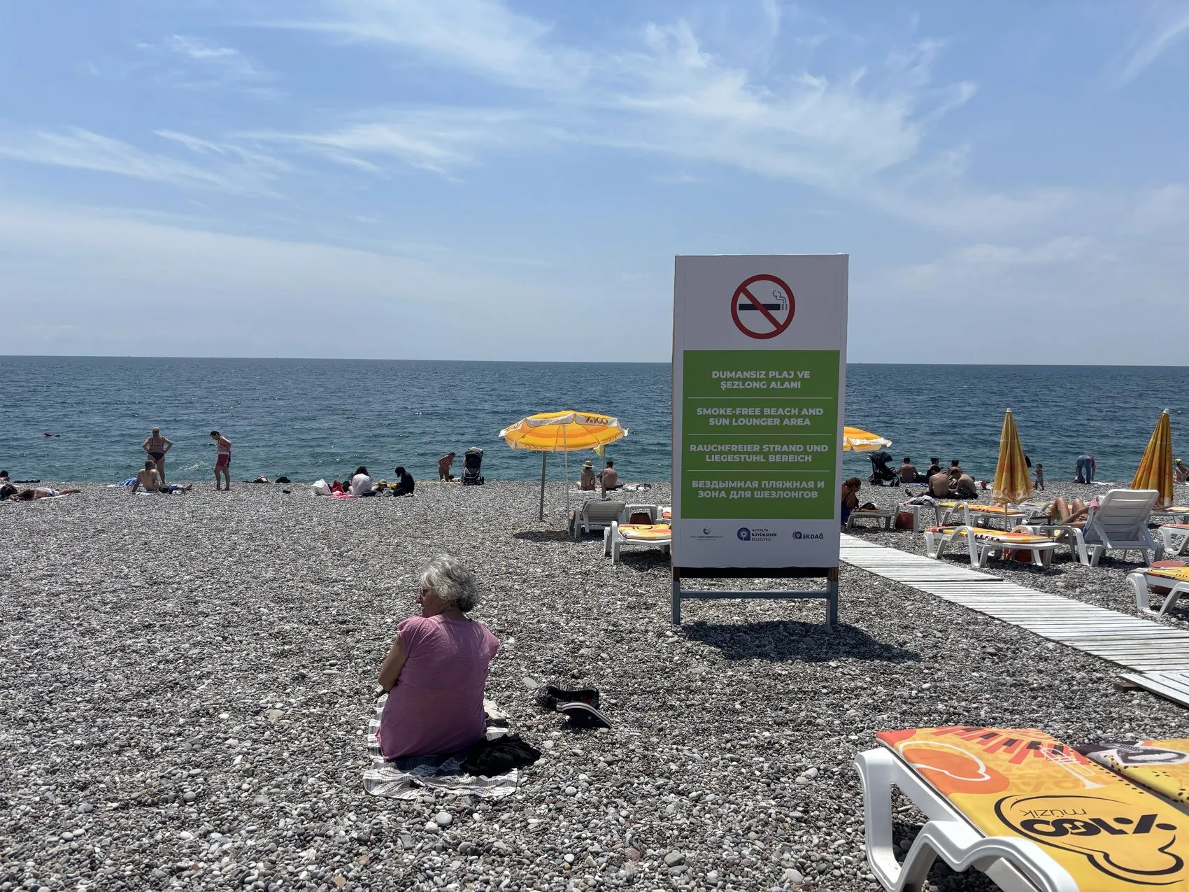 Antalya sahillerinde sigara içmek artık yasak