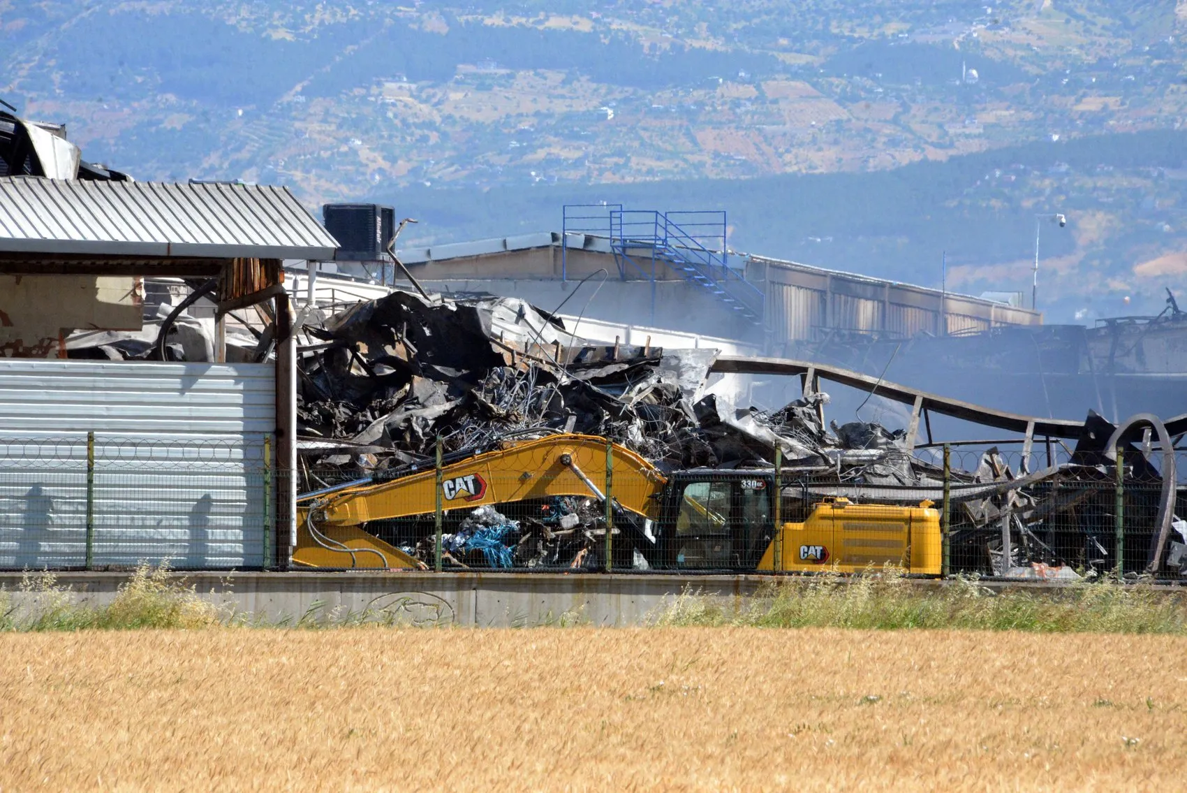 Kahramanmaraş'ta dev tekstil fabrikası yandı 17 milyon avro kül oldu