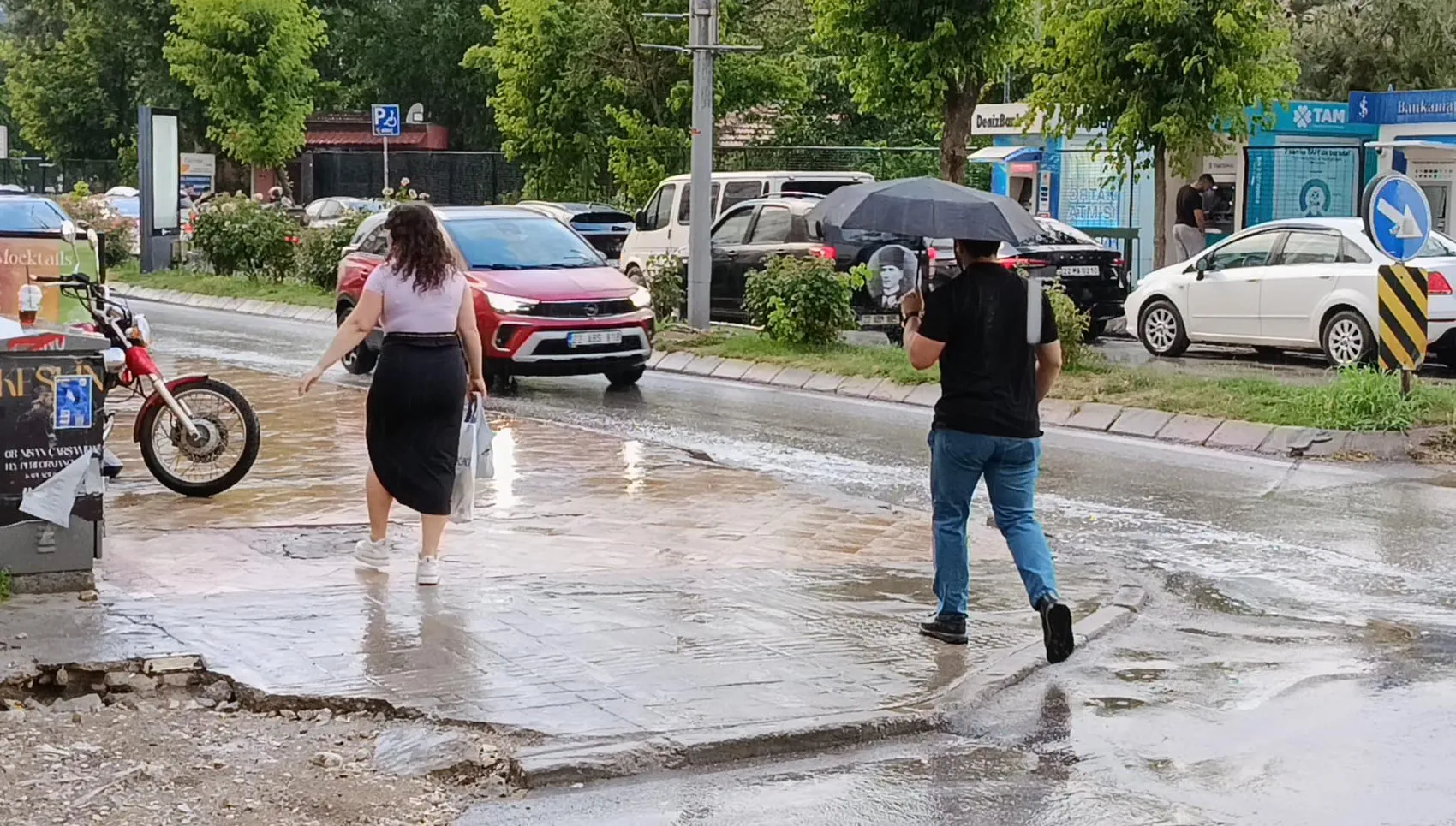 Trakya’da sağanak hayatı felç etti