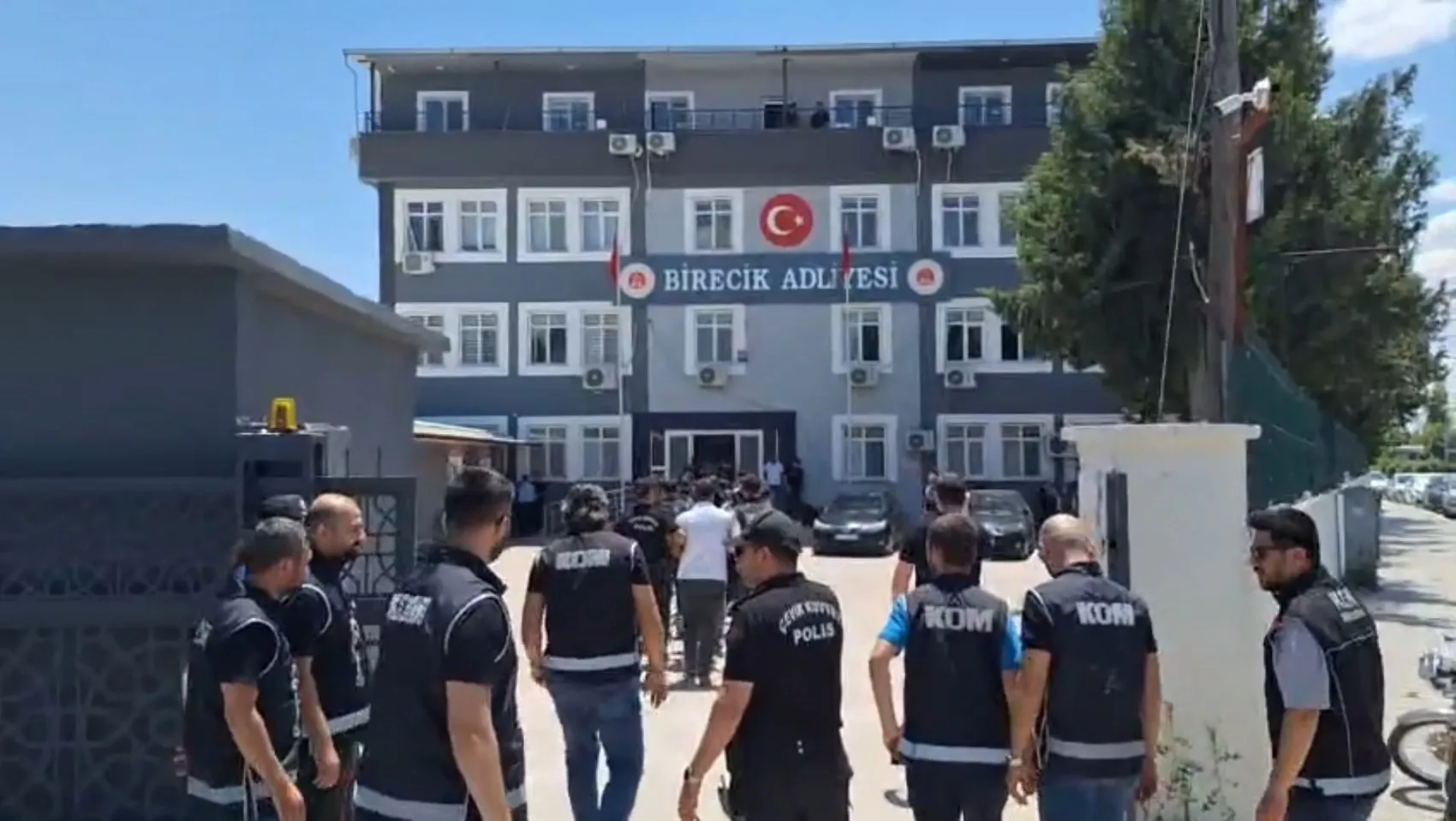 Şanlıurfa merkezli dört ilde silahlı çete operasyonu