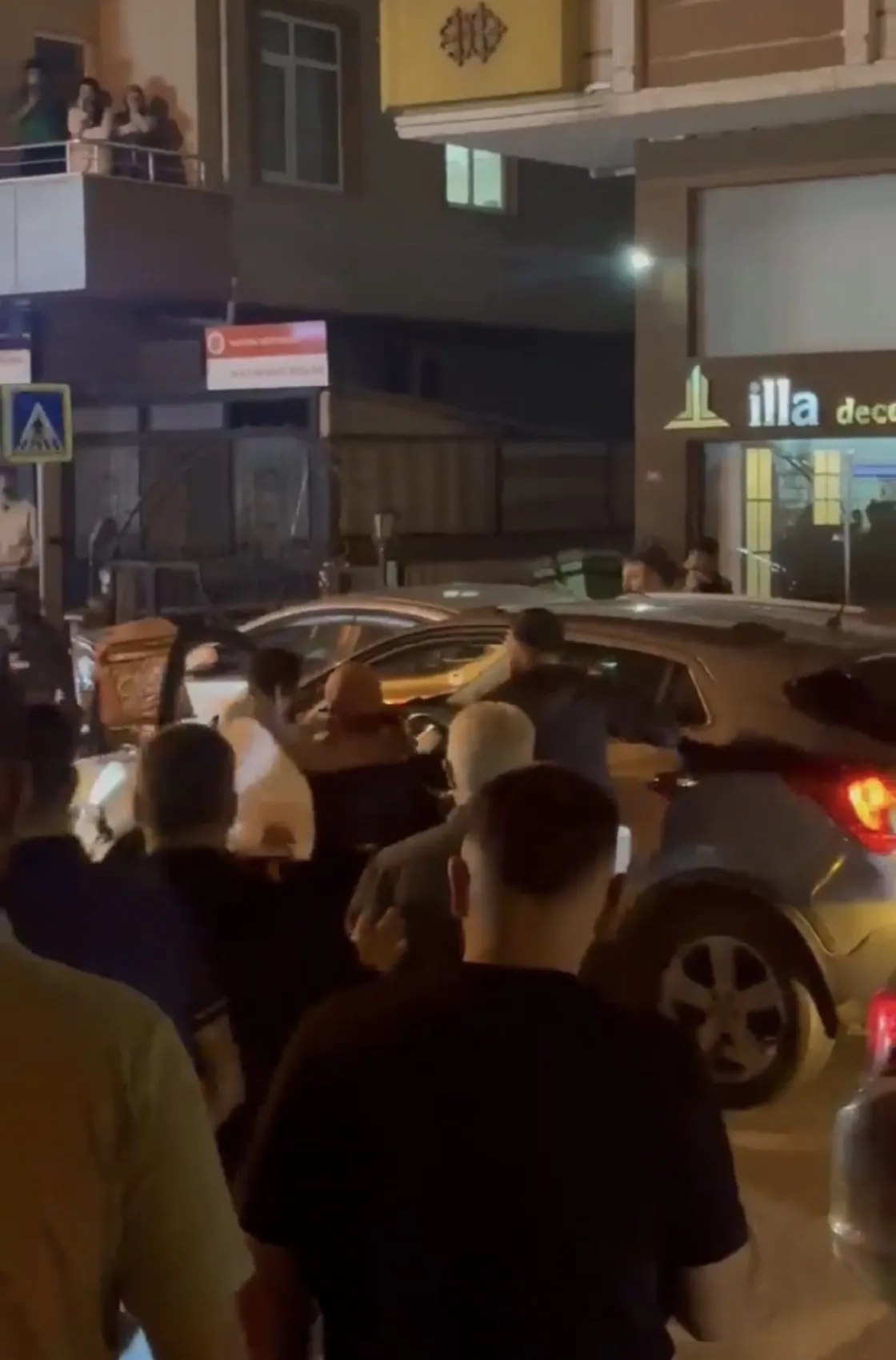Maltepe’de yol kesip sürücüyü darbedenlere ağır fatura