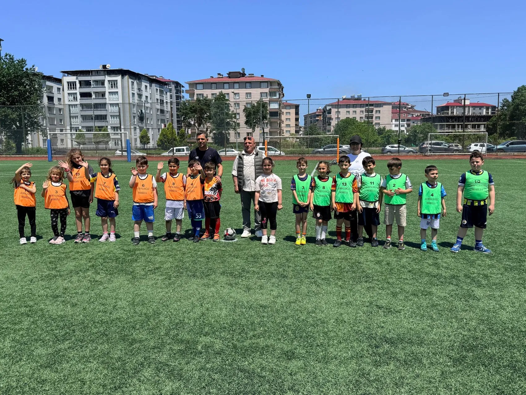 Arhavi’de çocuklar için futbol şenliği