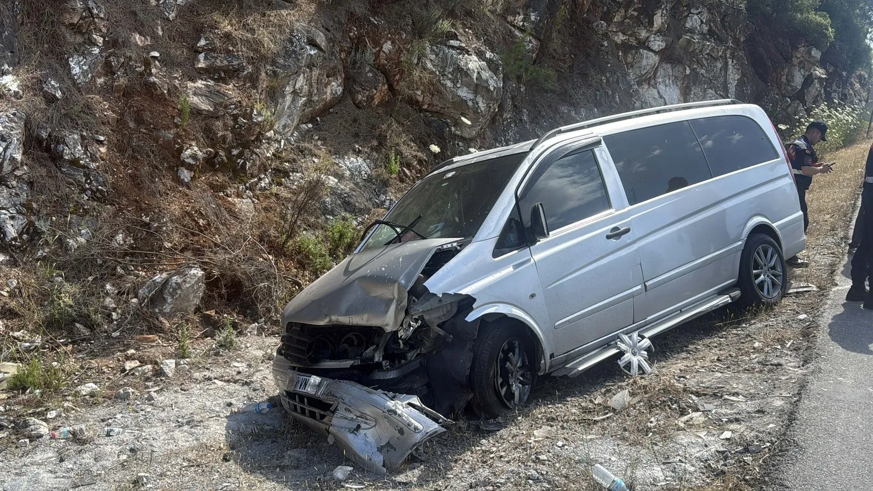 Bodrum yolunda hatalı manevra altı kişiyi hastanelik etti