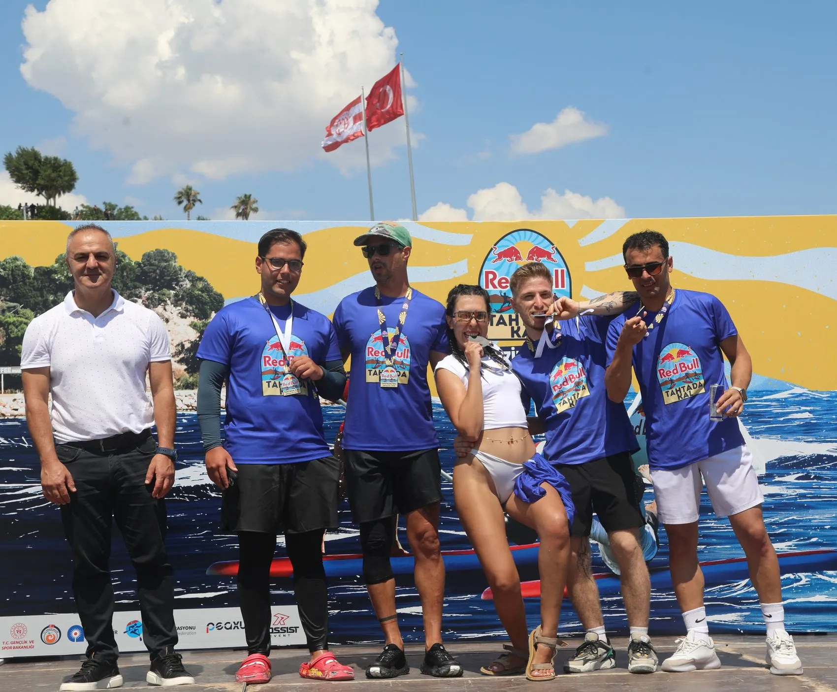 Antalya kıyılarında heyecan dolu SUP turnuvası