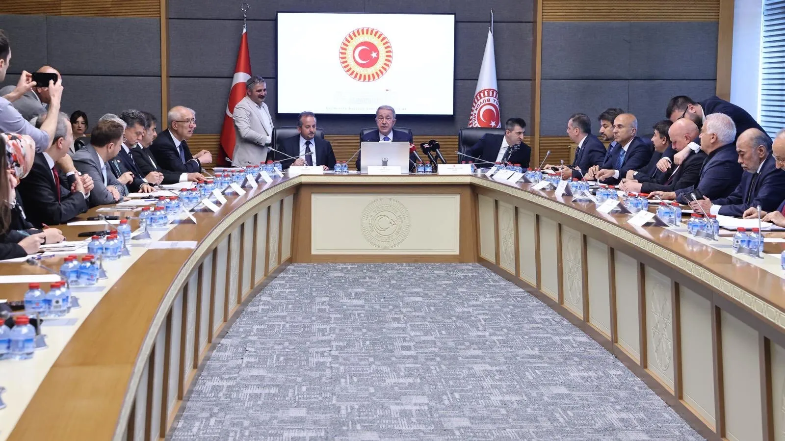 Uzman erbaşlar için yeni düzenleme komisyondan geçti
