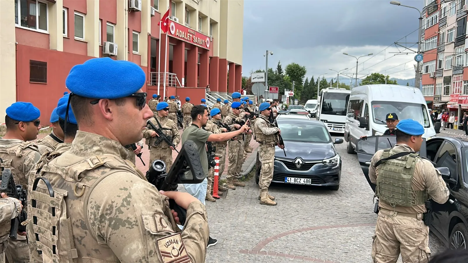 Kocaeli’de tefecilik çetesine jandarma baskını