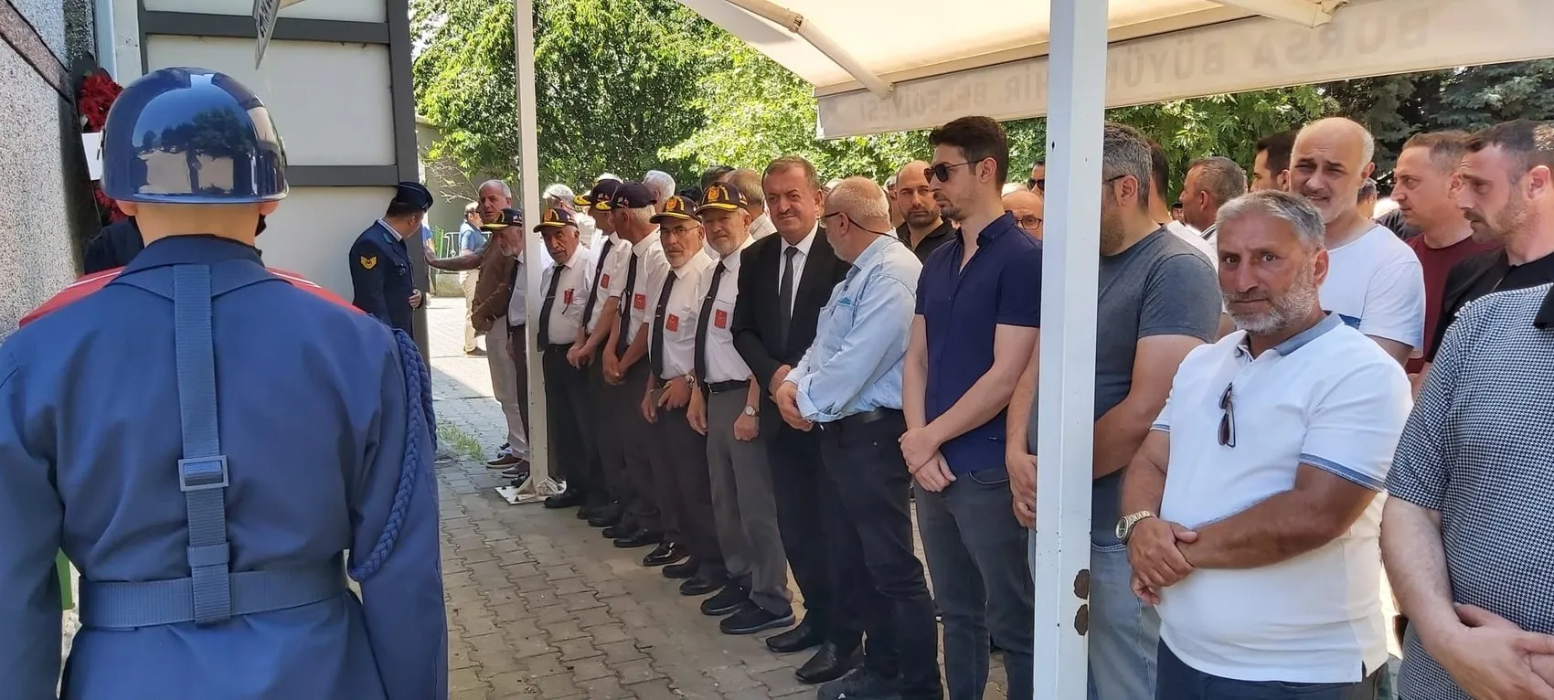 İnegöl Kıbrıs gazisini son yolculuğuna uğurladı