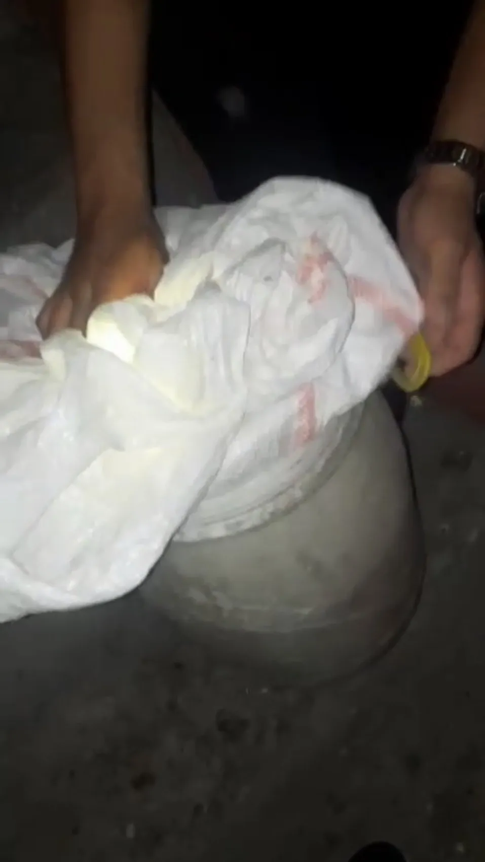 Kağıthane'de aile binasının kömürlüğü uyuşturucu deposuna dönüştürülmüş
