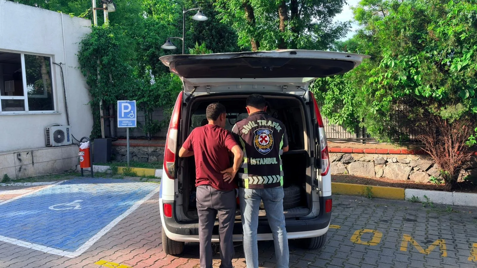 Avcılar trafiğinde kavga eden iki sürücüye ağır fatura