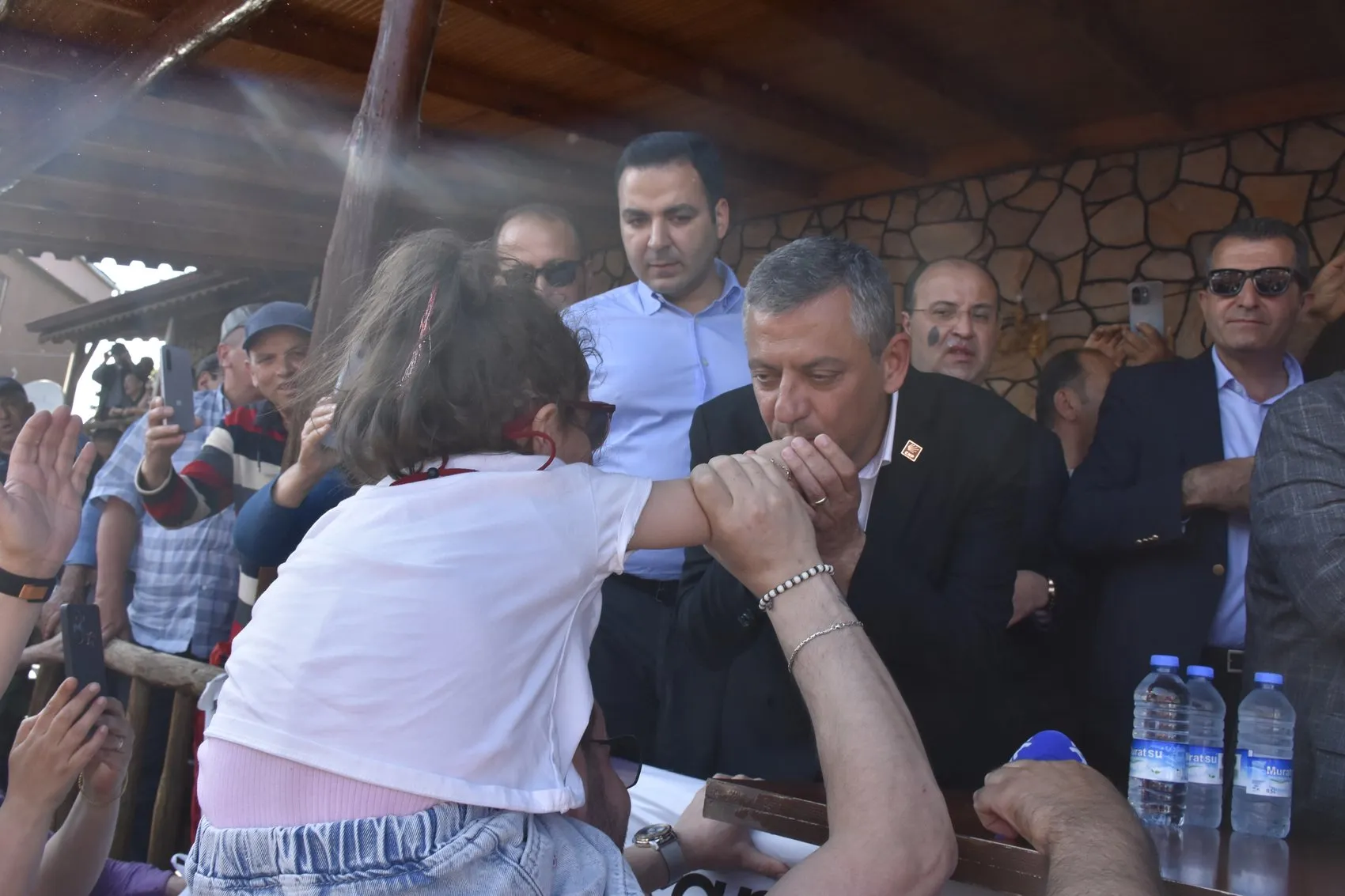 Özgür Özel'den teşkilata sandık çağrısı