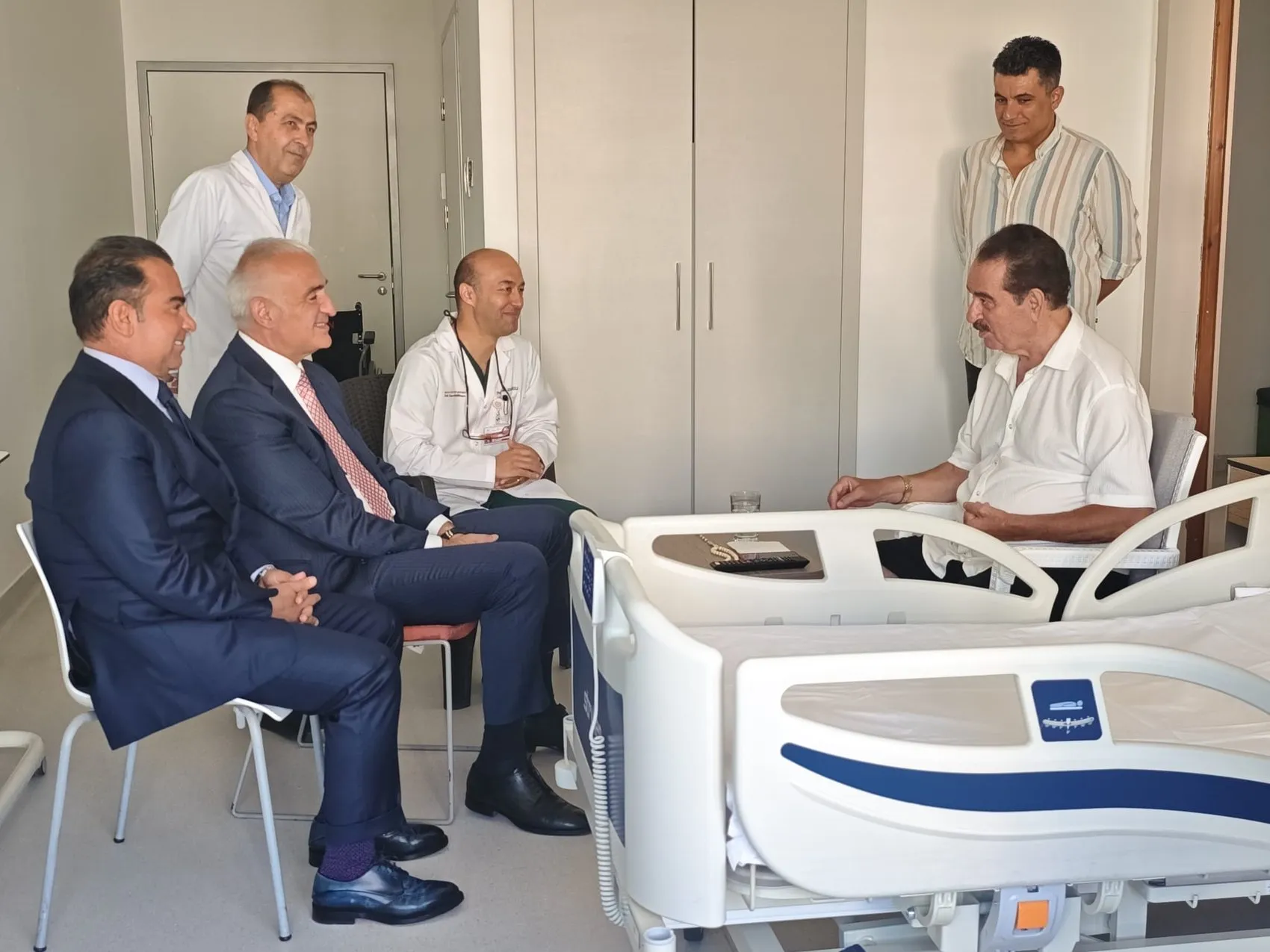 Bakan Ersoy Ankara'da İbrahim Tatlıses'i ziyaret etti