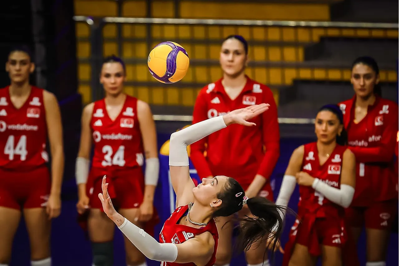 Filenin Sultanları Hollanda karşısında set alamadan kaybetti