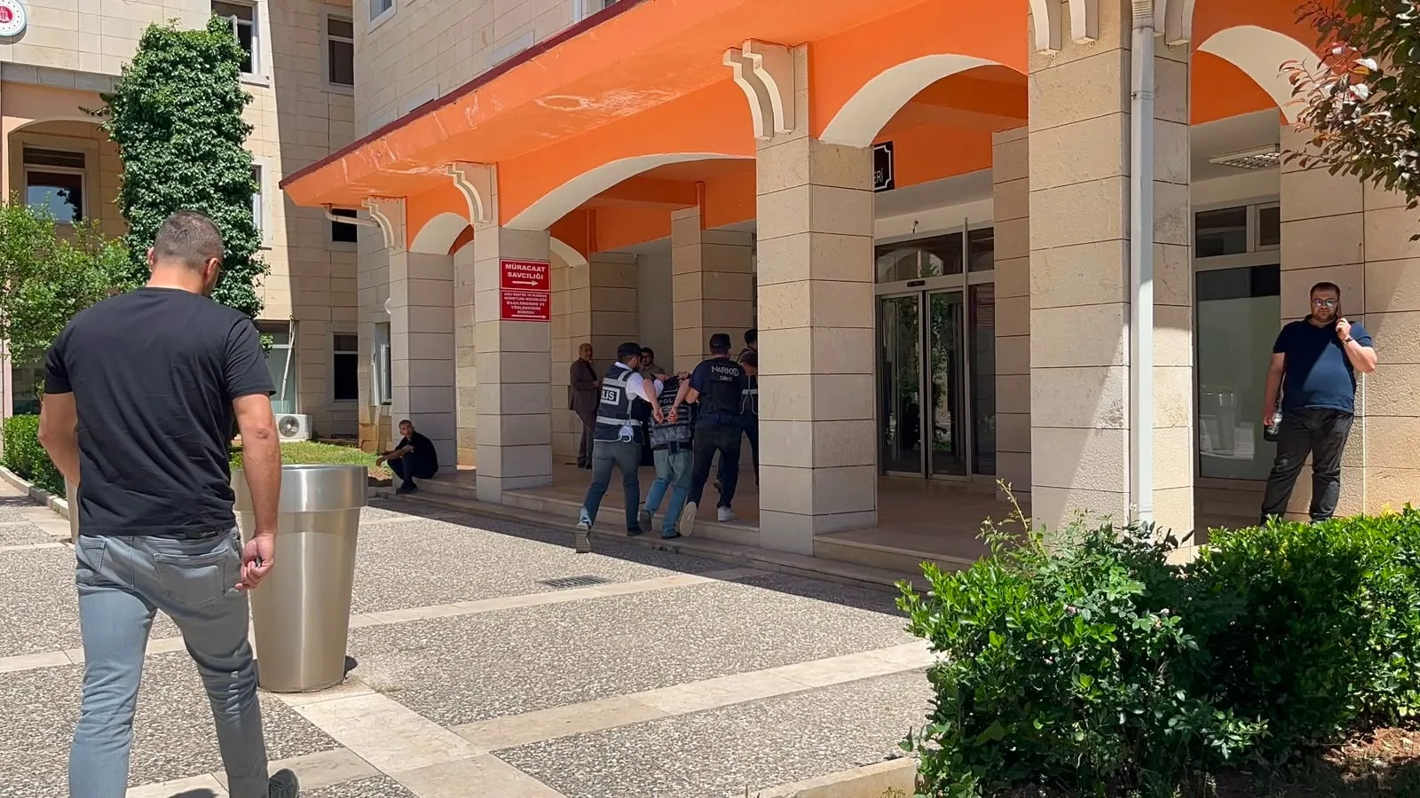 Siirt'te bıçaklı saldırı cinayeti sonrası dört kişi cezaevine gönderildi