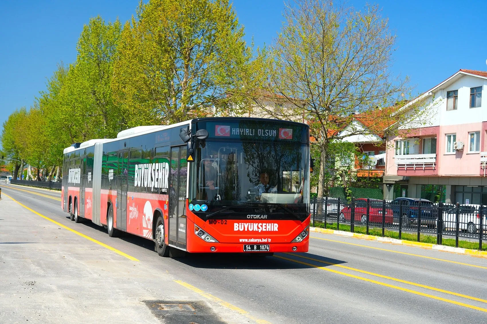 Sakarya metrobüsü ilk yılını 3,5 milyon yolcuyla kapattı