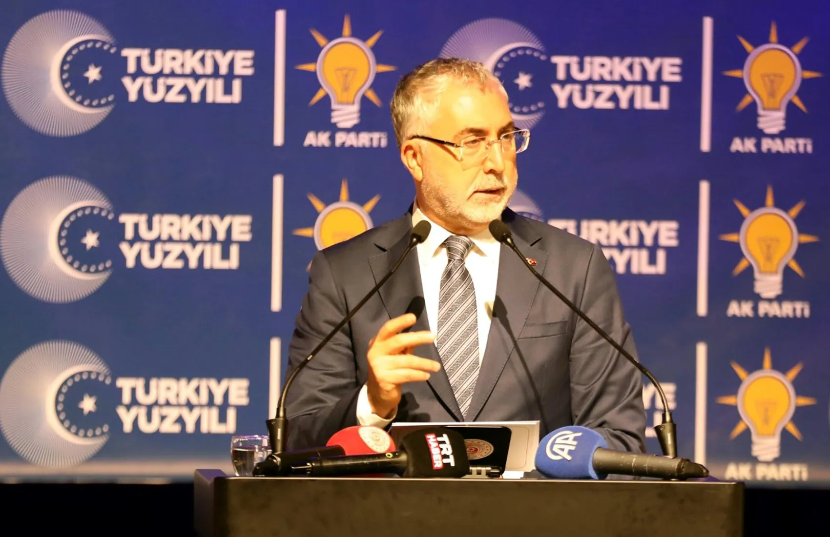 Bakan Işıkhan Ardahan'da AK Parti'nin saha mesaisini anlattı