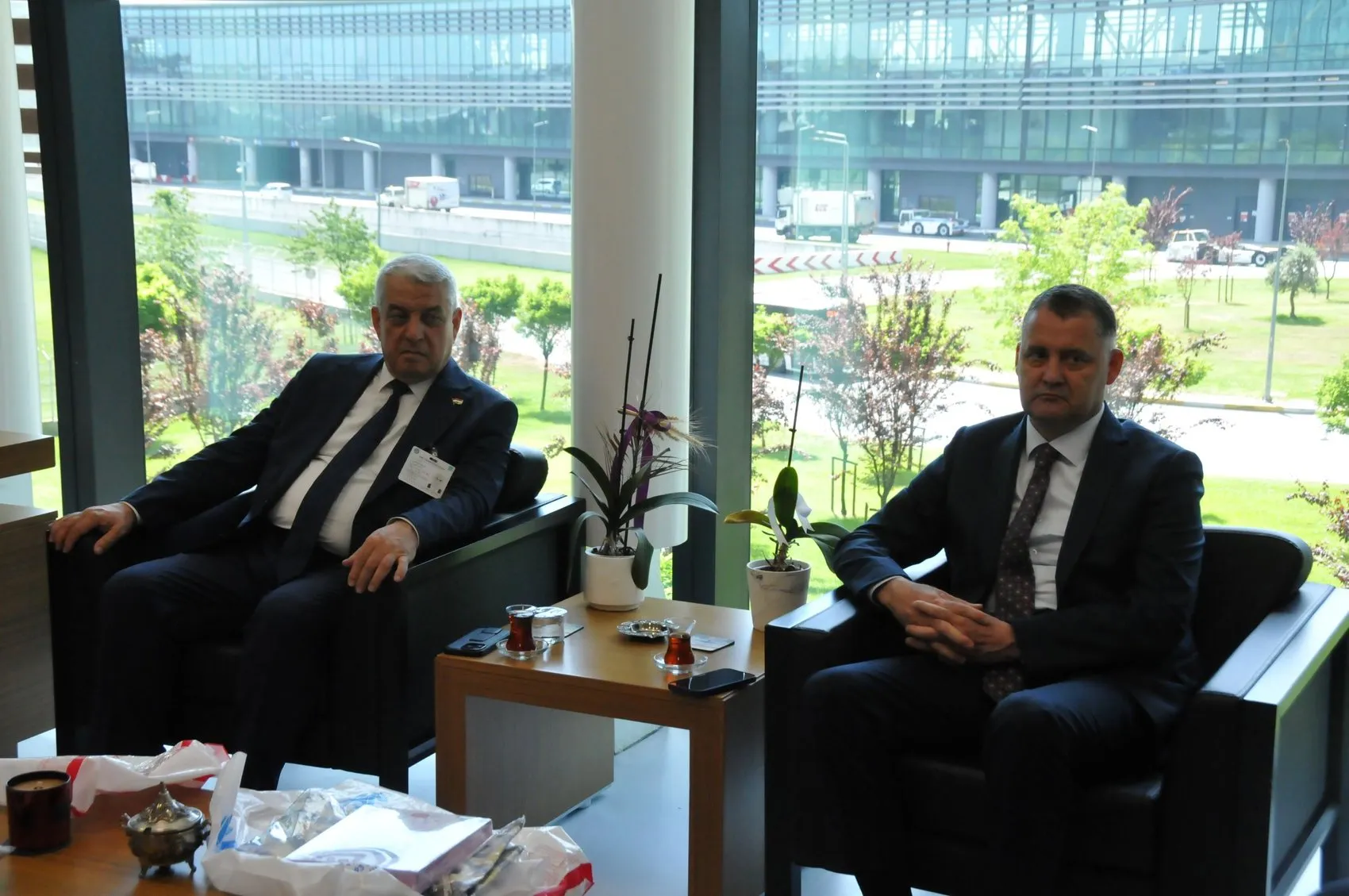 Tacikistanlı sağlık yetkilileri İstanbul Havalimanı sistemini inceledi