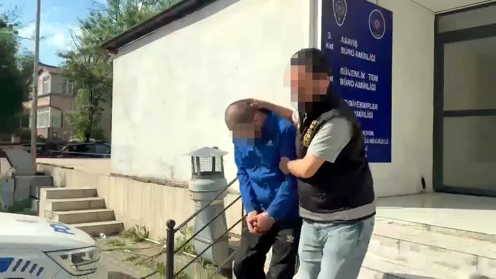 Avcılar polisten uyuşturucu tacirine kurye kılığında operasyon