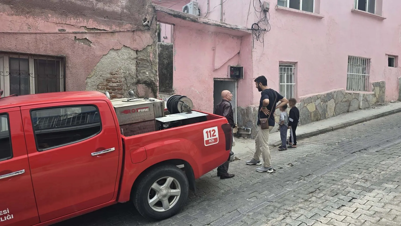 Milas’ta metruk evde define avına çıkan 3 kişiye suçüstü