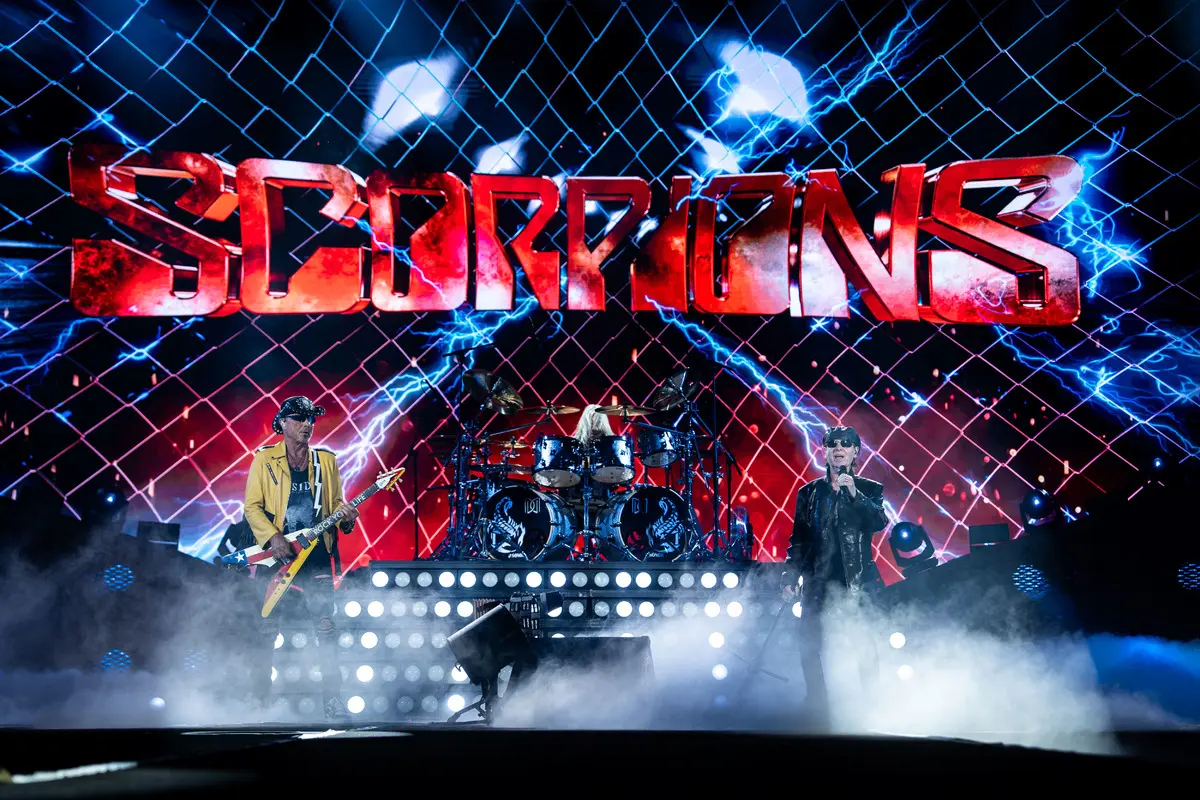 Scorpions 33 yıl sonra İstanbul da! Aynı stadyumda tarihi yeniden yazdı 6