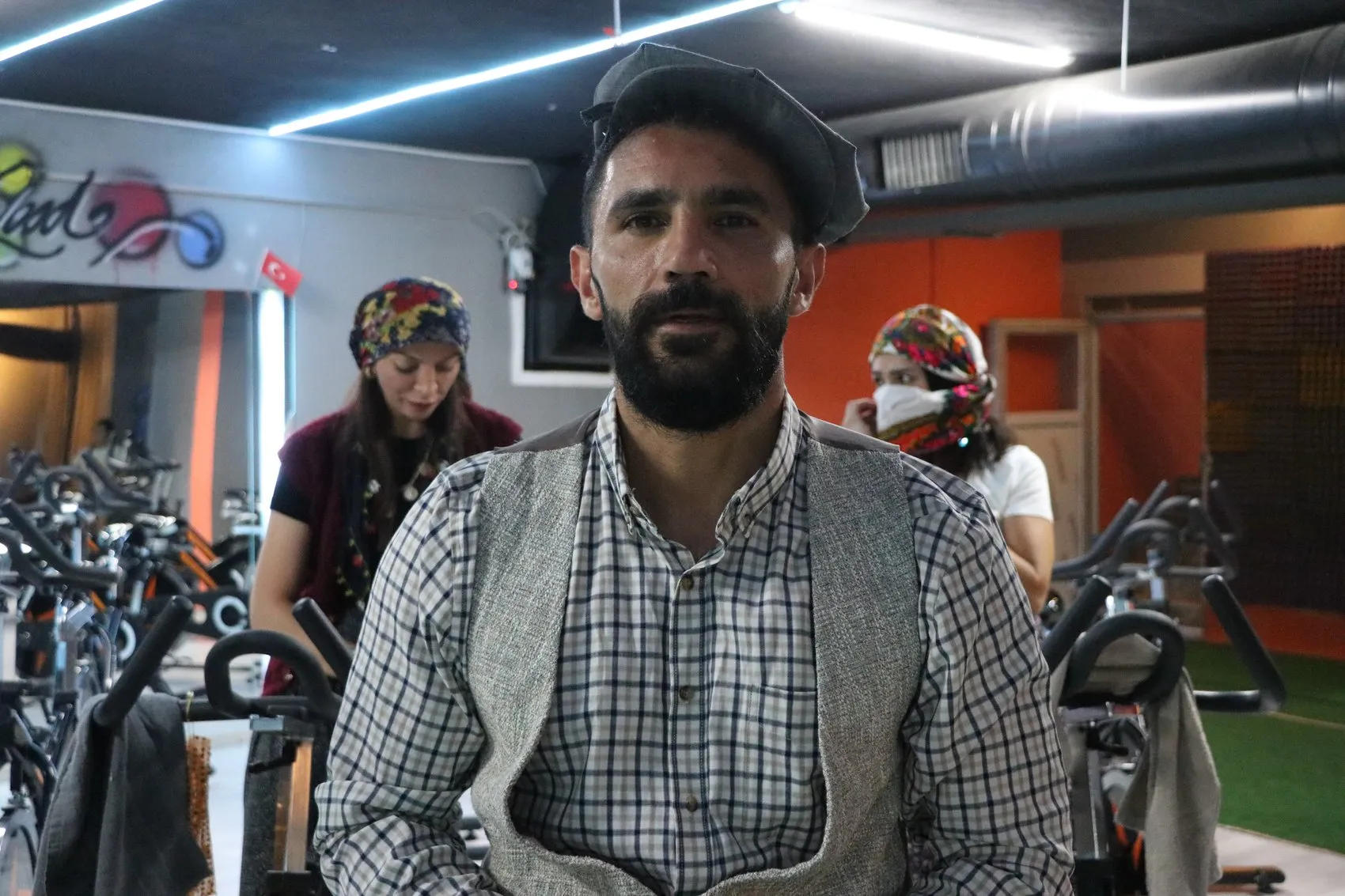 Kayserili kadınlar taytı bıraktı şalvarla pedal çeviriyor