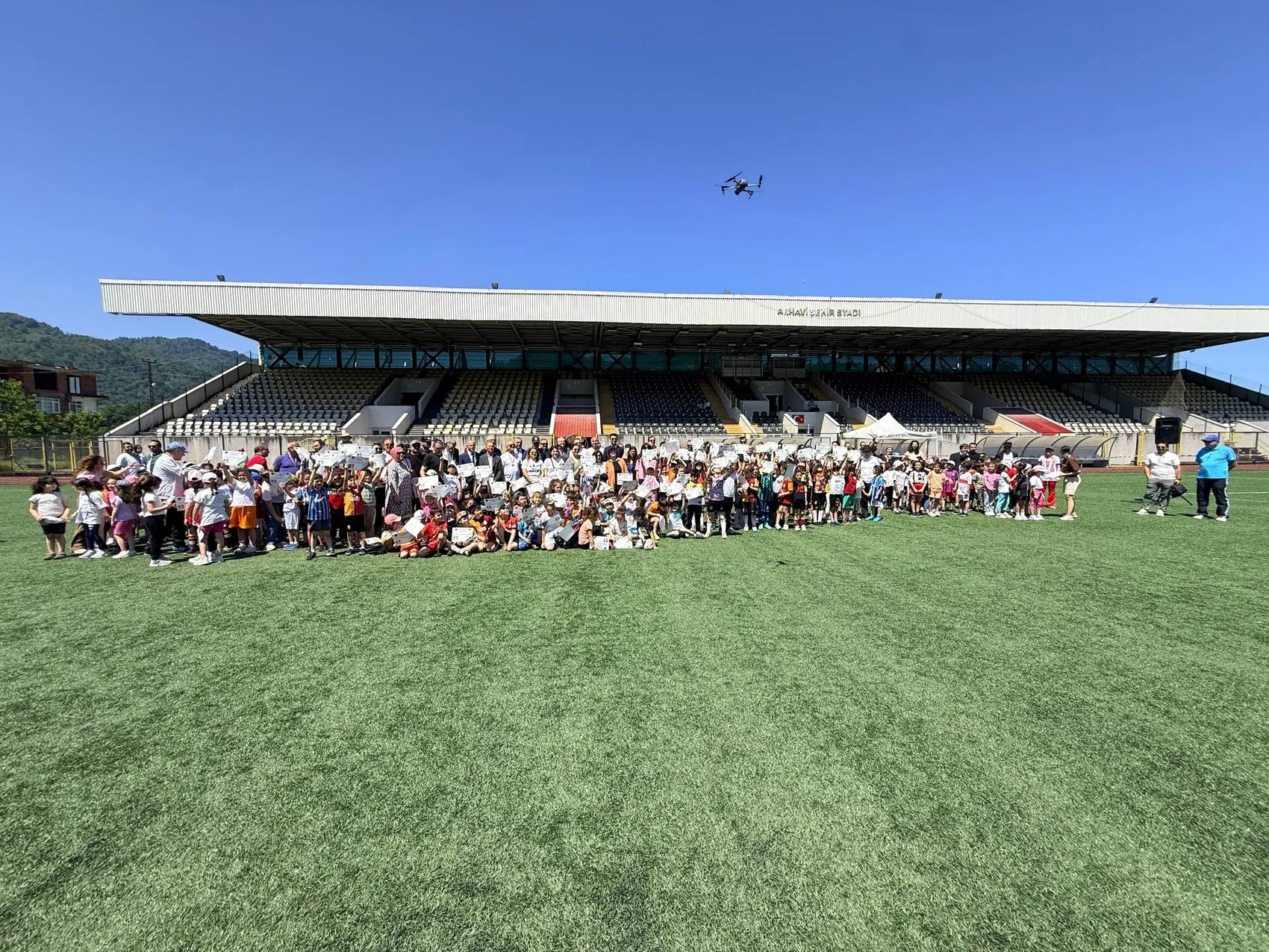 Arhavi’de çocuklar için futbol şenliği