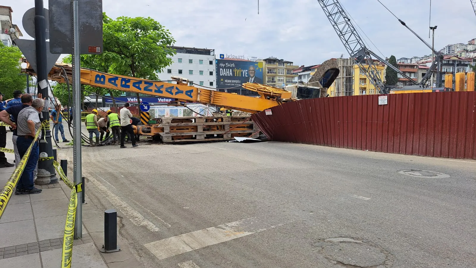 Ordu'da şantiye kazası trafiği kilitledi