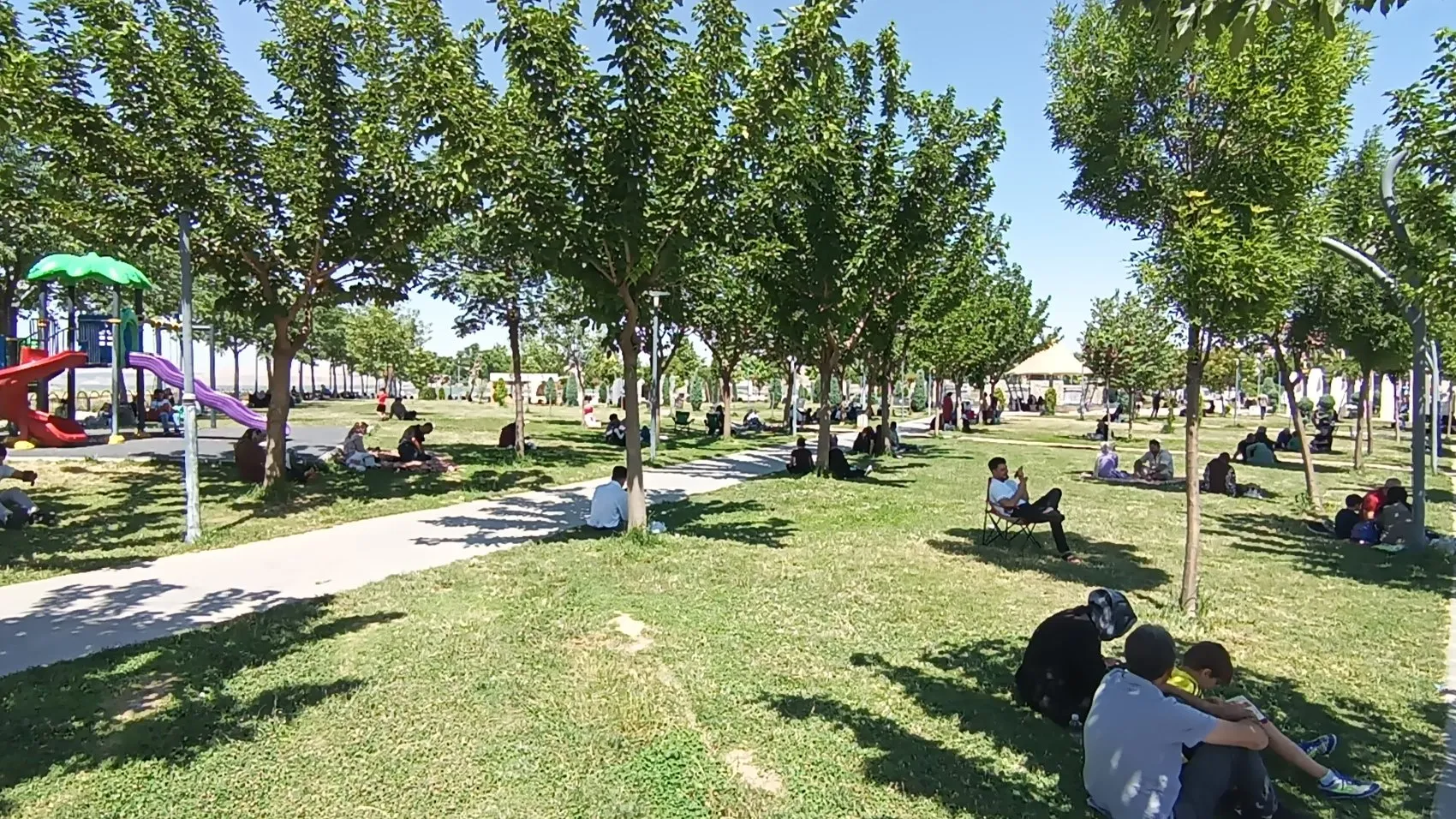 Batman üniversite hayali için sınav merkezlerine akın etti