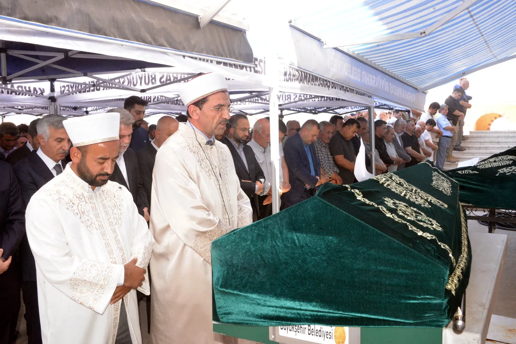 Kahramanmaraş'ta acı veda Yangında hayatını kaybeden 3 kardeş defnedildi