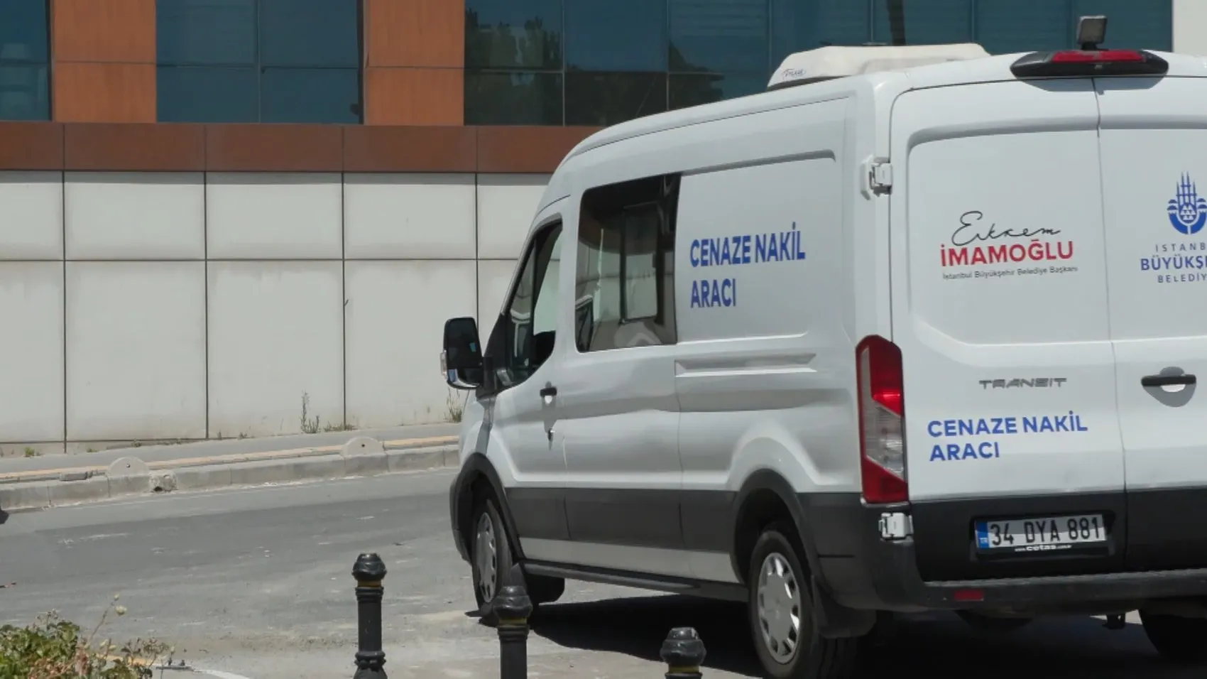 Fatih’te kavşakta kaza 27 yaşındaki motosikletli hayatını kaybetti